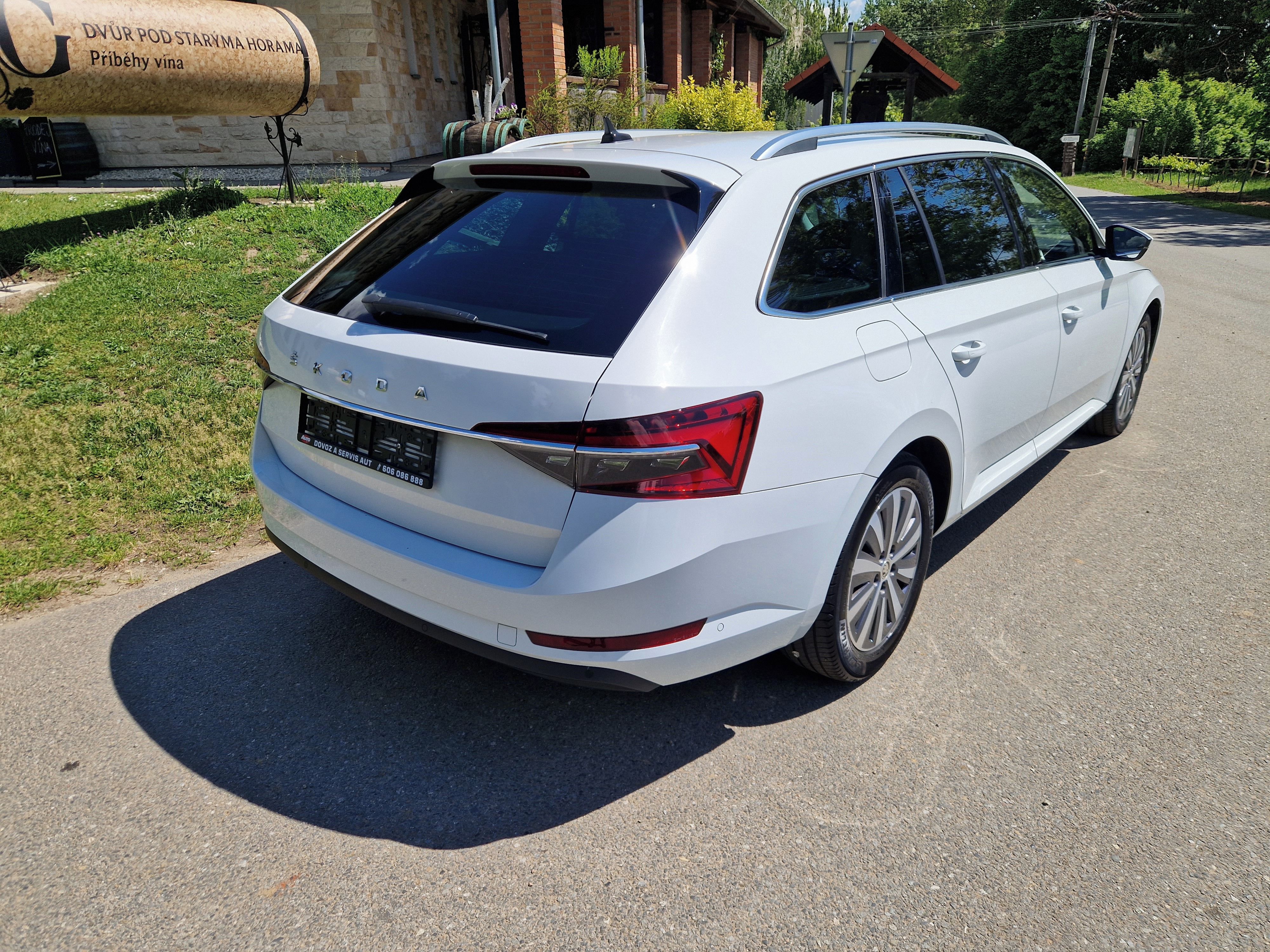 Škoda Superb, 2,0 TDI 110 KW STYLE - fotka 4