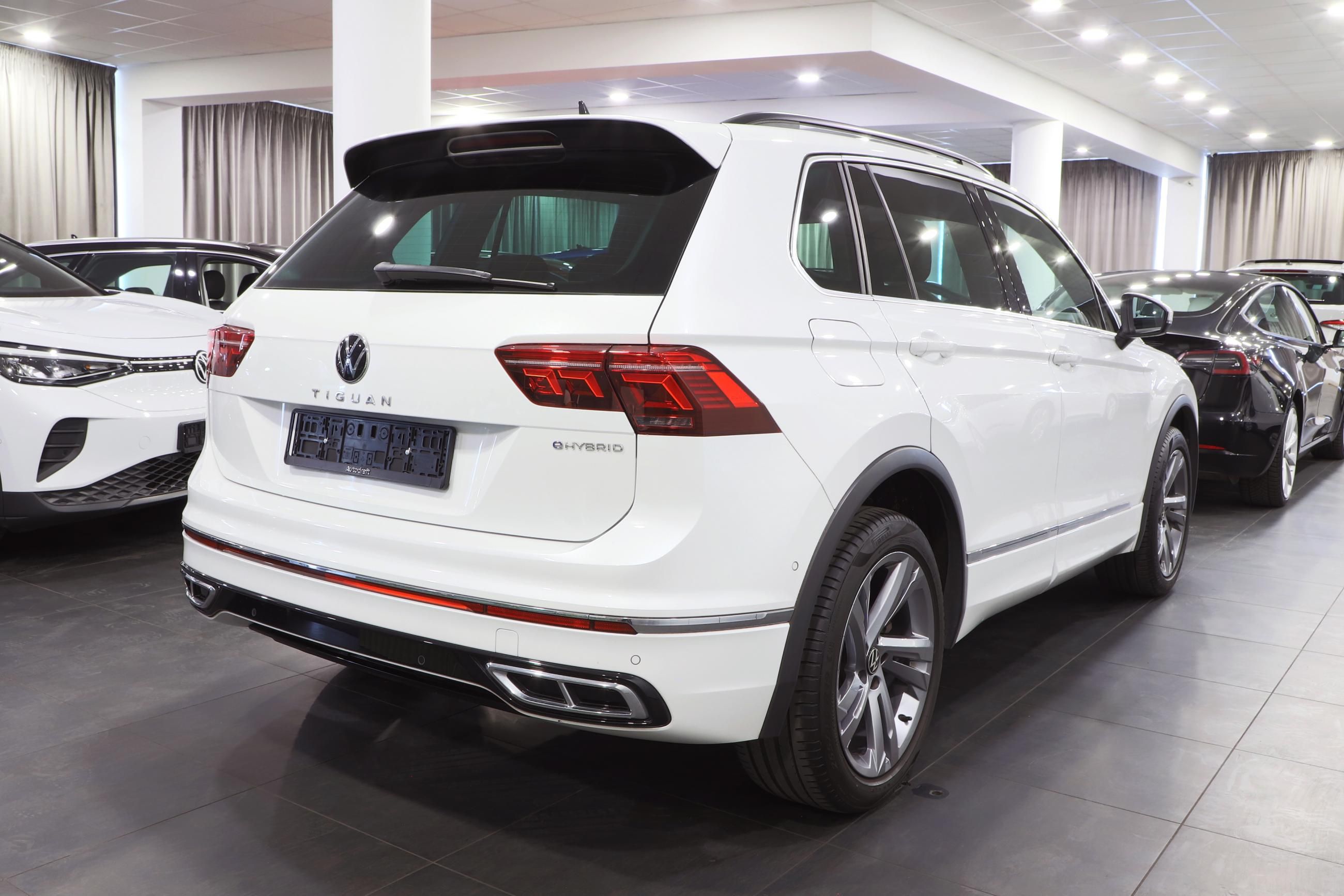 Volkswagen Tiguan Allspace, R-Line 1.4 eTSI Hybrid 180kW - fotka 4