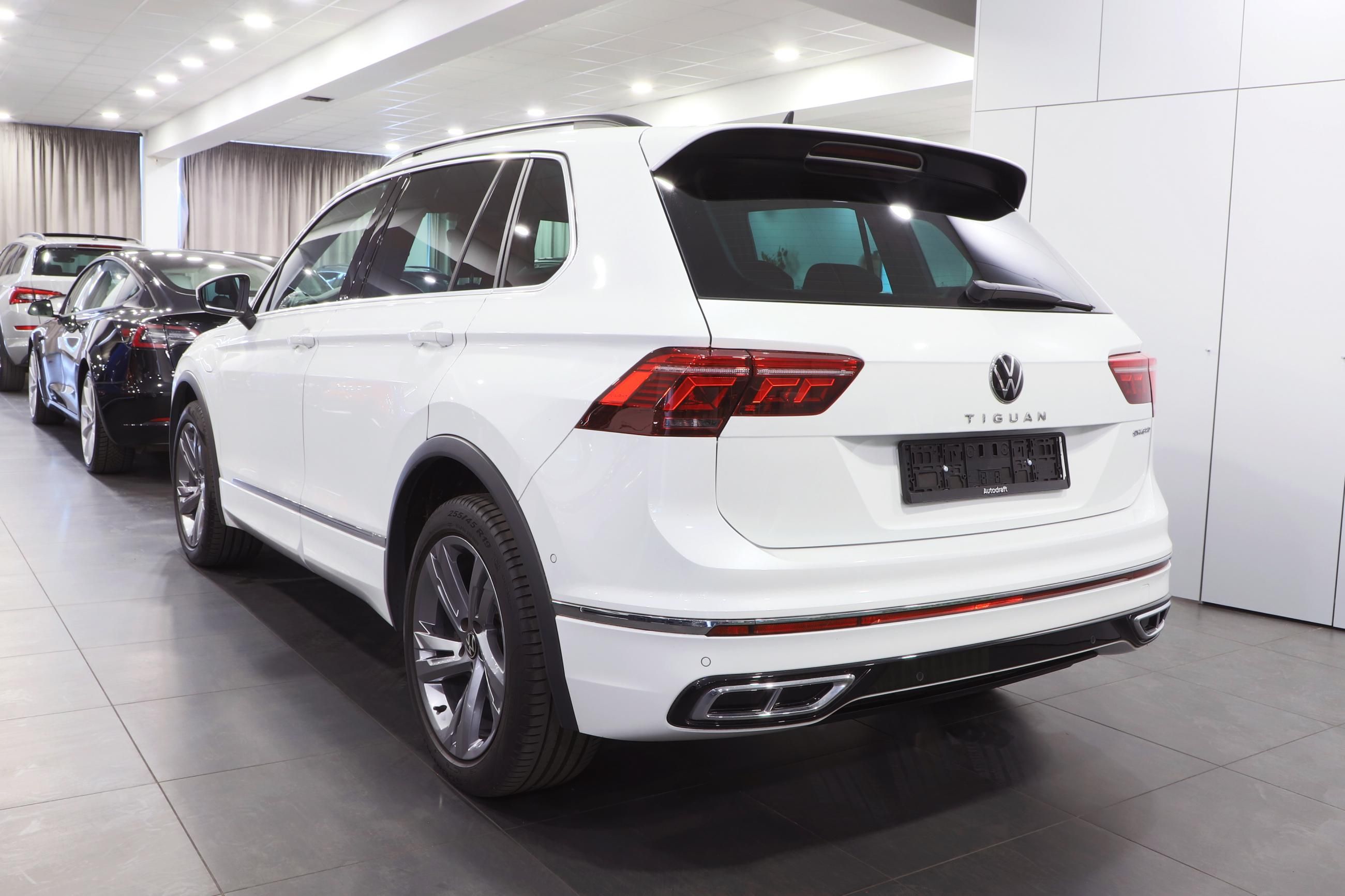 Volkswagen Tiguan Allspace, R-Line 1.4 eTSI Hybrid 180kW - fotka 5