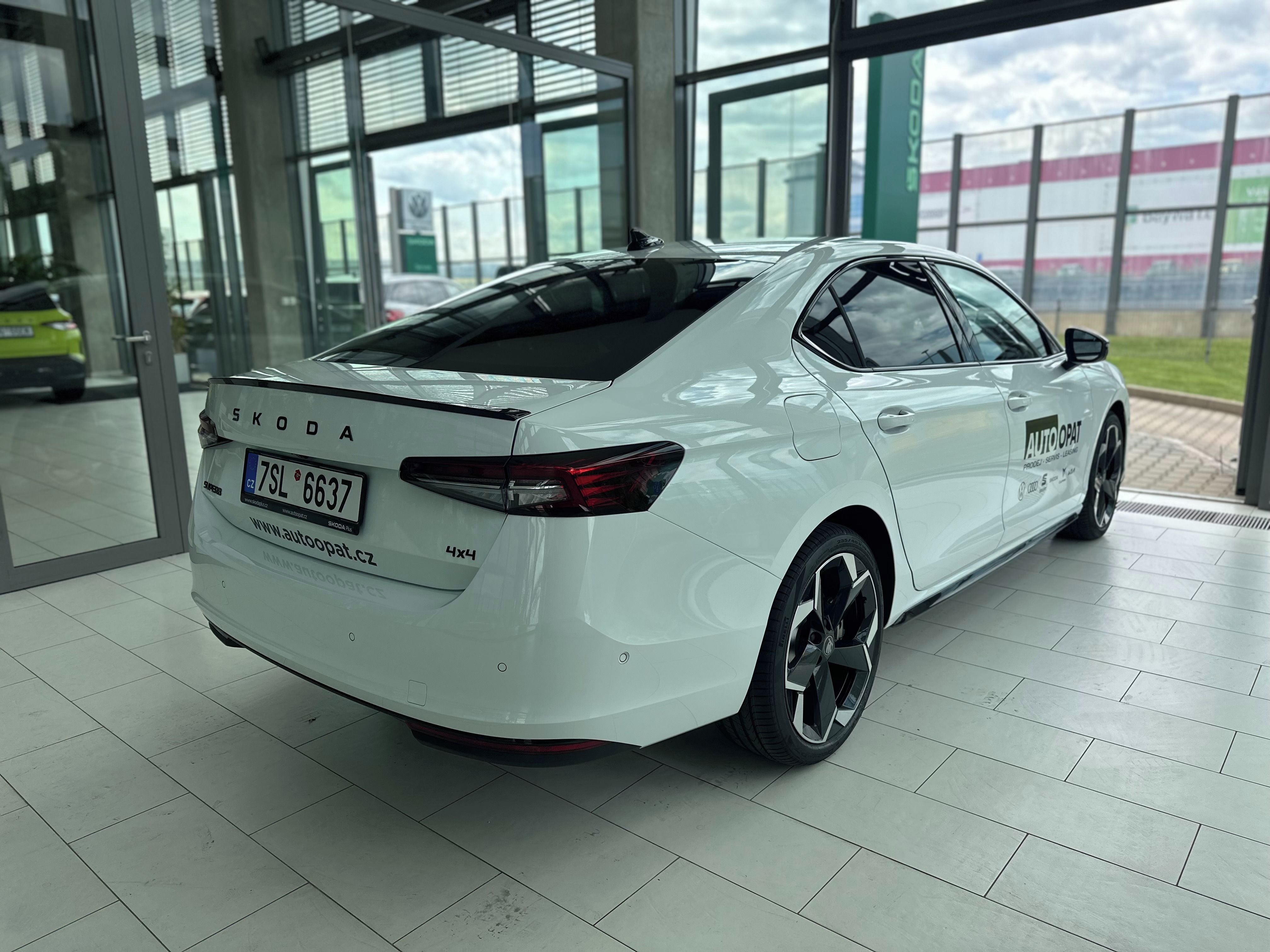 Škoda Superb, Sportline 2,0 TSI 195 kW 4x4 - fotka 6