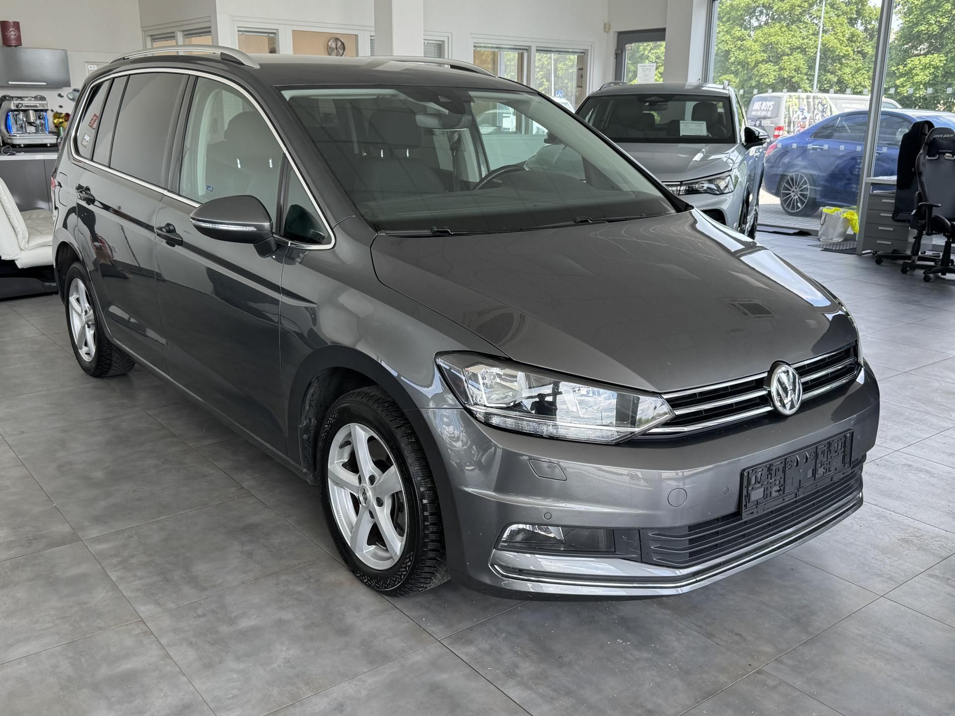 Volkswagen Touran, 1,5TSi DSG 7.MÍST NAVIGACE ACC