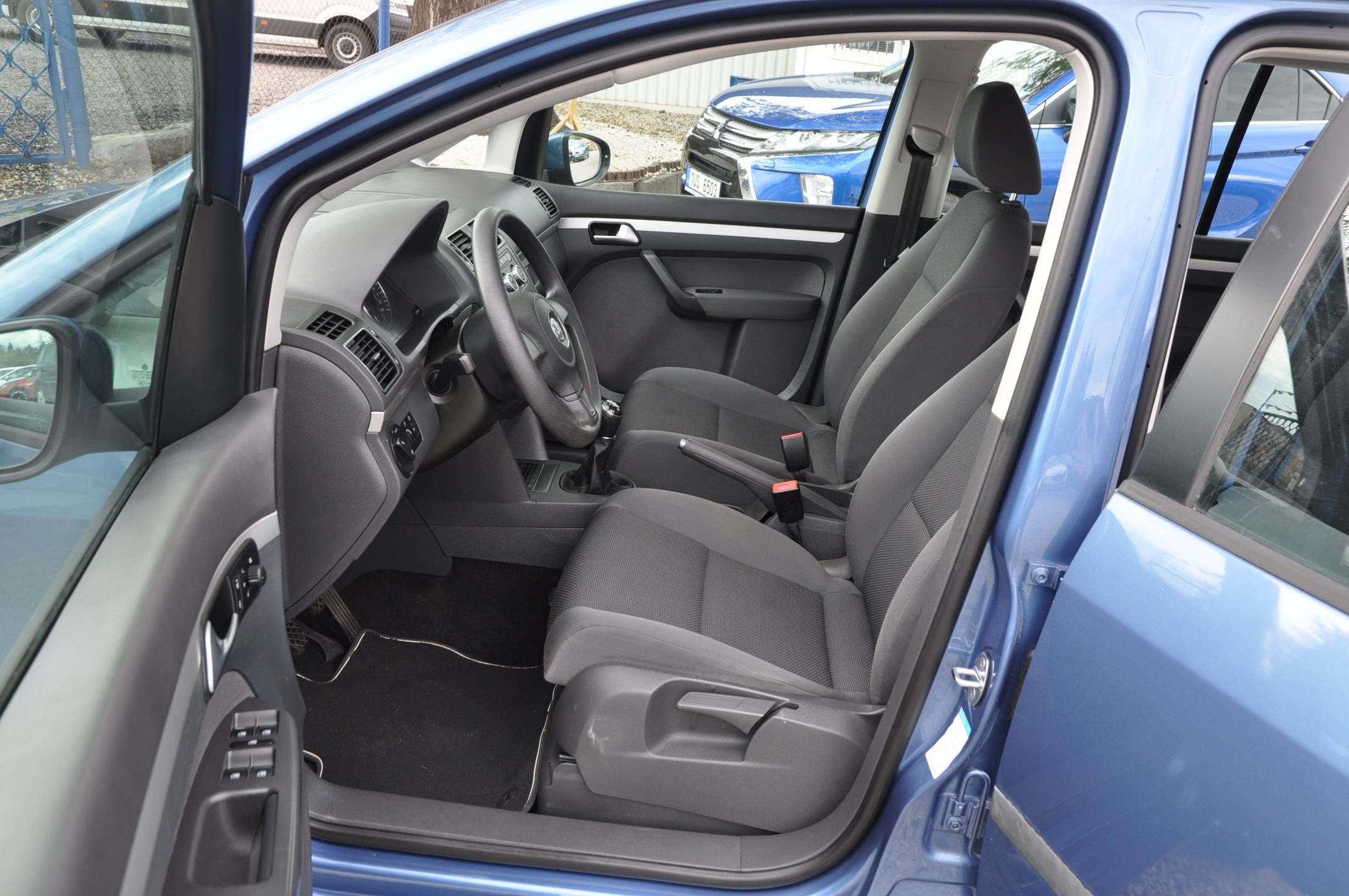 Volkswagen Touran, 1.6TDi 77kW 7.míst - fotka 6