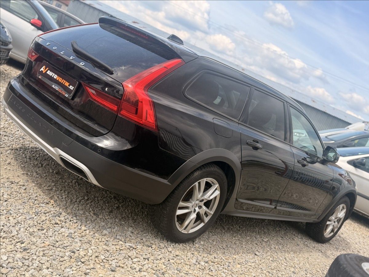 Volvo V90, 2,0 CROSS COUNTRY DPH NOVÉ ČR - fotka 5