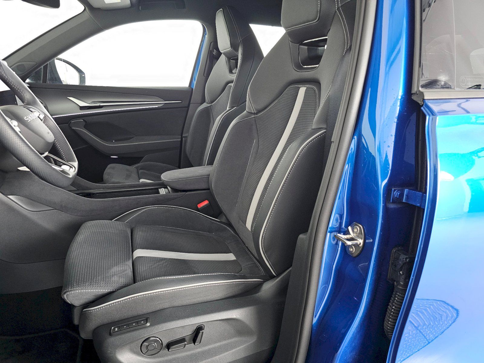 Škoda Kodiaq, 2.0TDi 142kW 4x4 SPORTLINE 7S - fotka 6