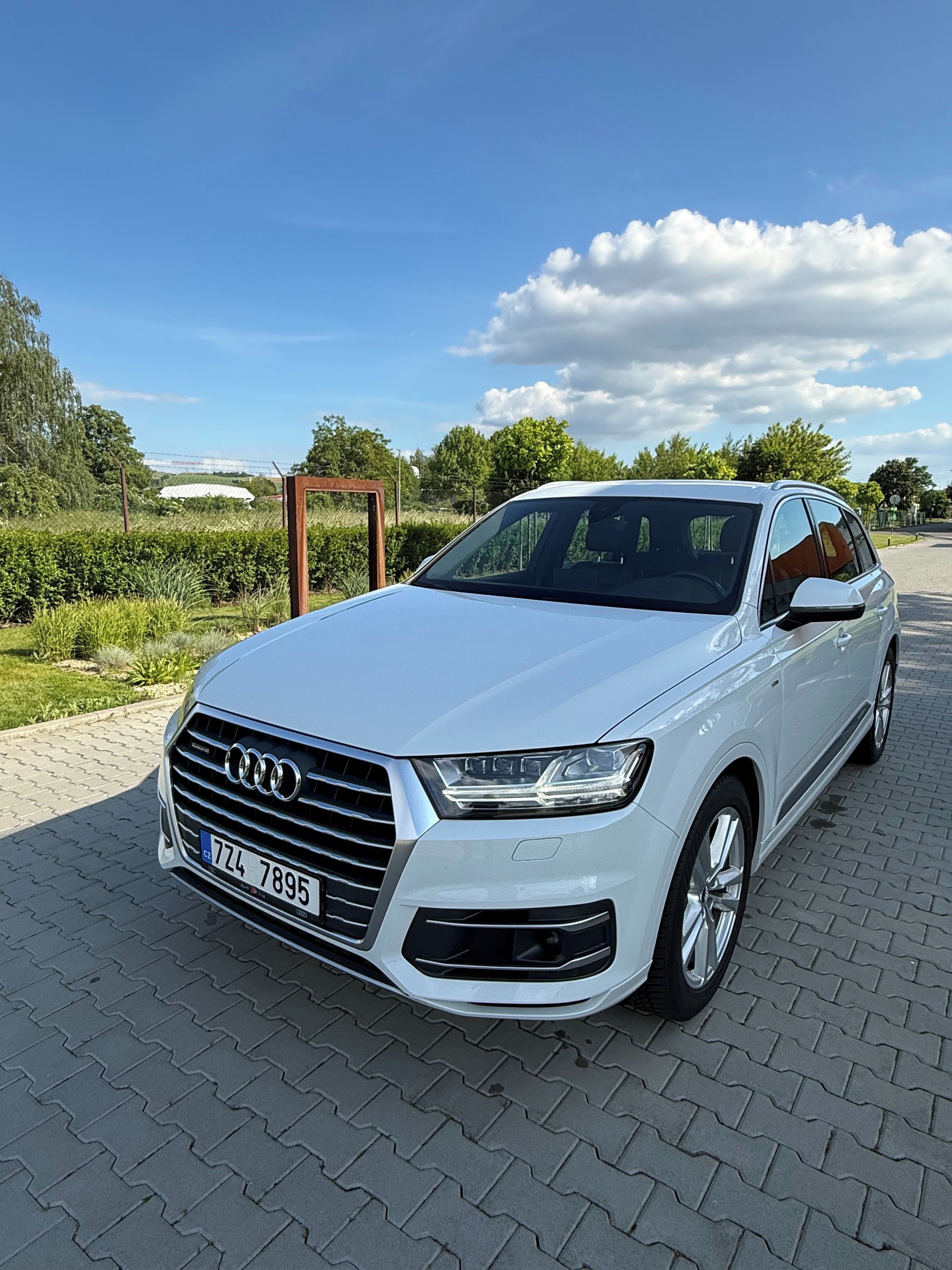 Audi Q7, 3.0TDI,S-LINE,VZDUCH,TAŽNÉ,LED - fotka 2