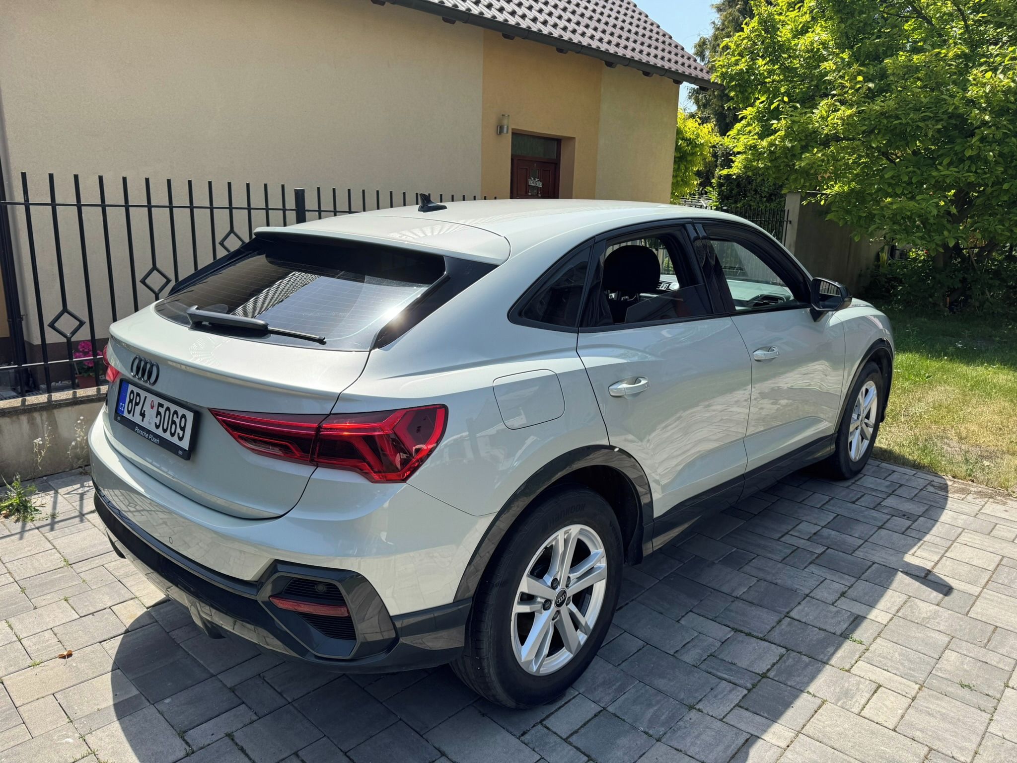 Audi Q3, Audi Q3 Sportback 35 TDI - fotka 4