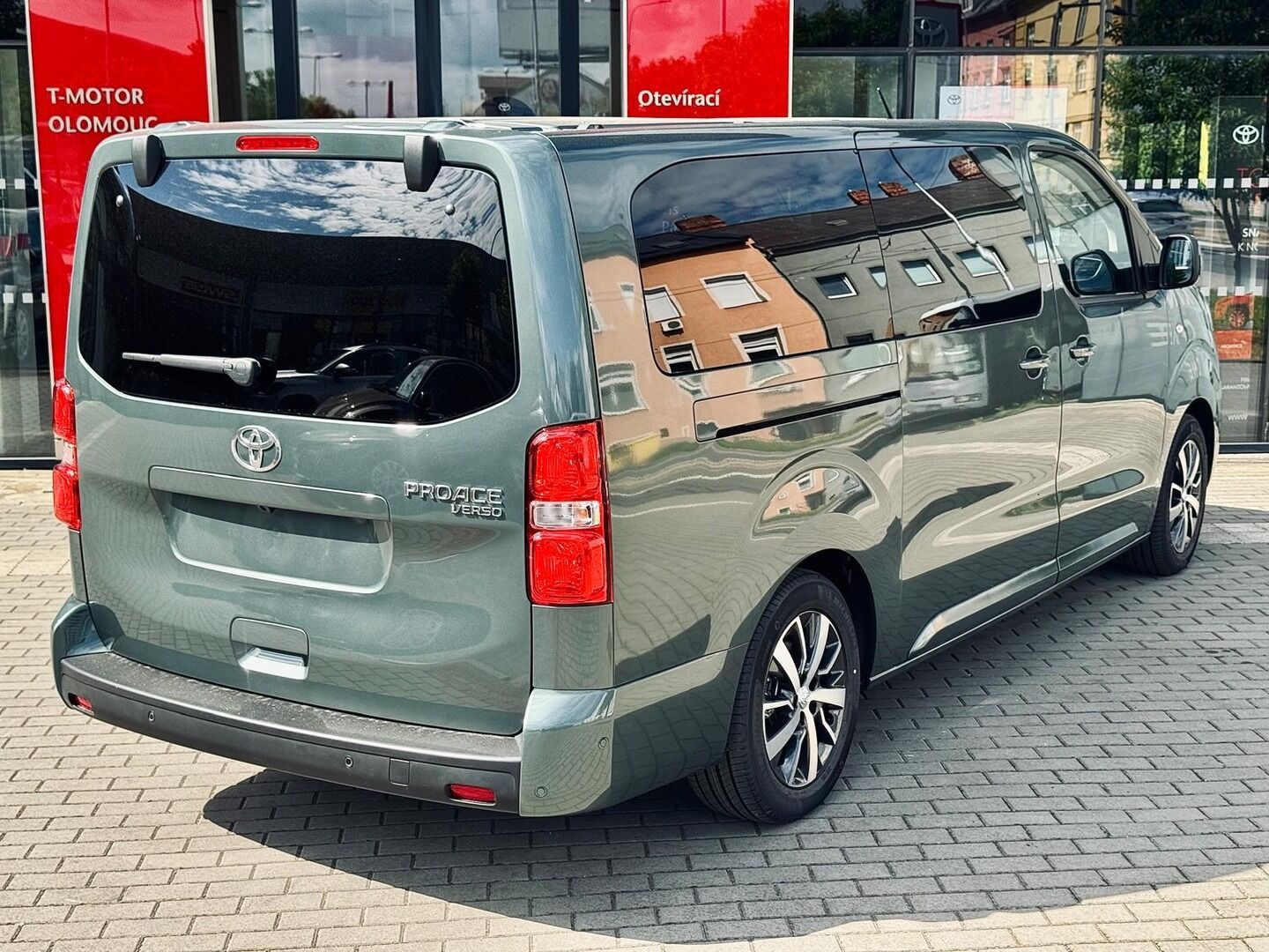 Toyota Proace Verso, L2 2.2L VIP - fotka 4