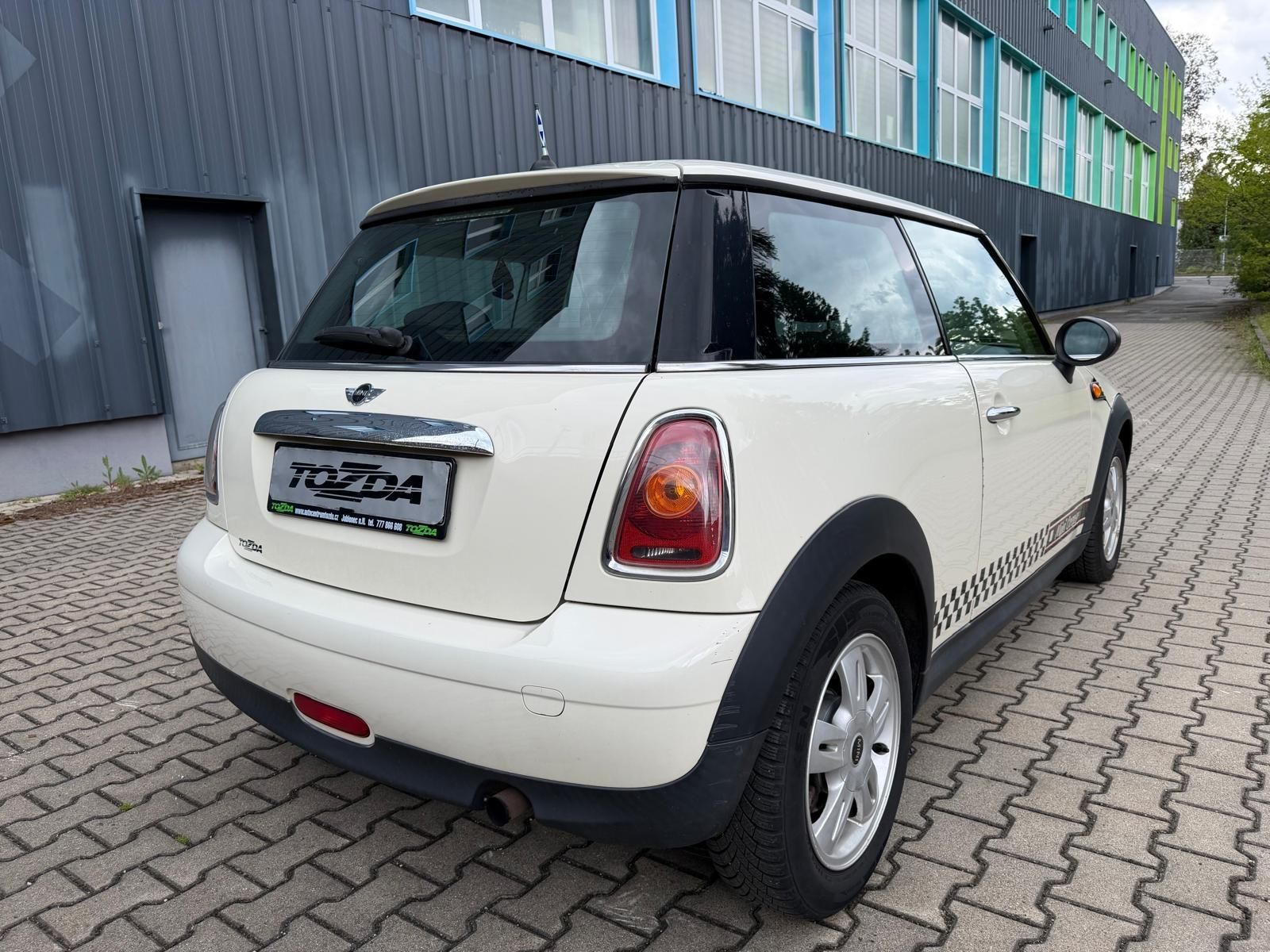 Mini One, 1,6i - fotka 5