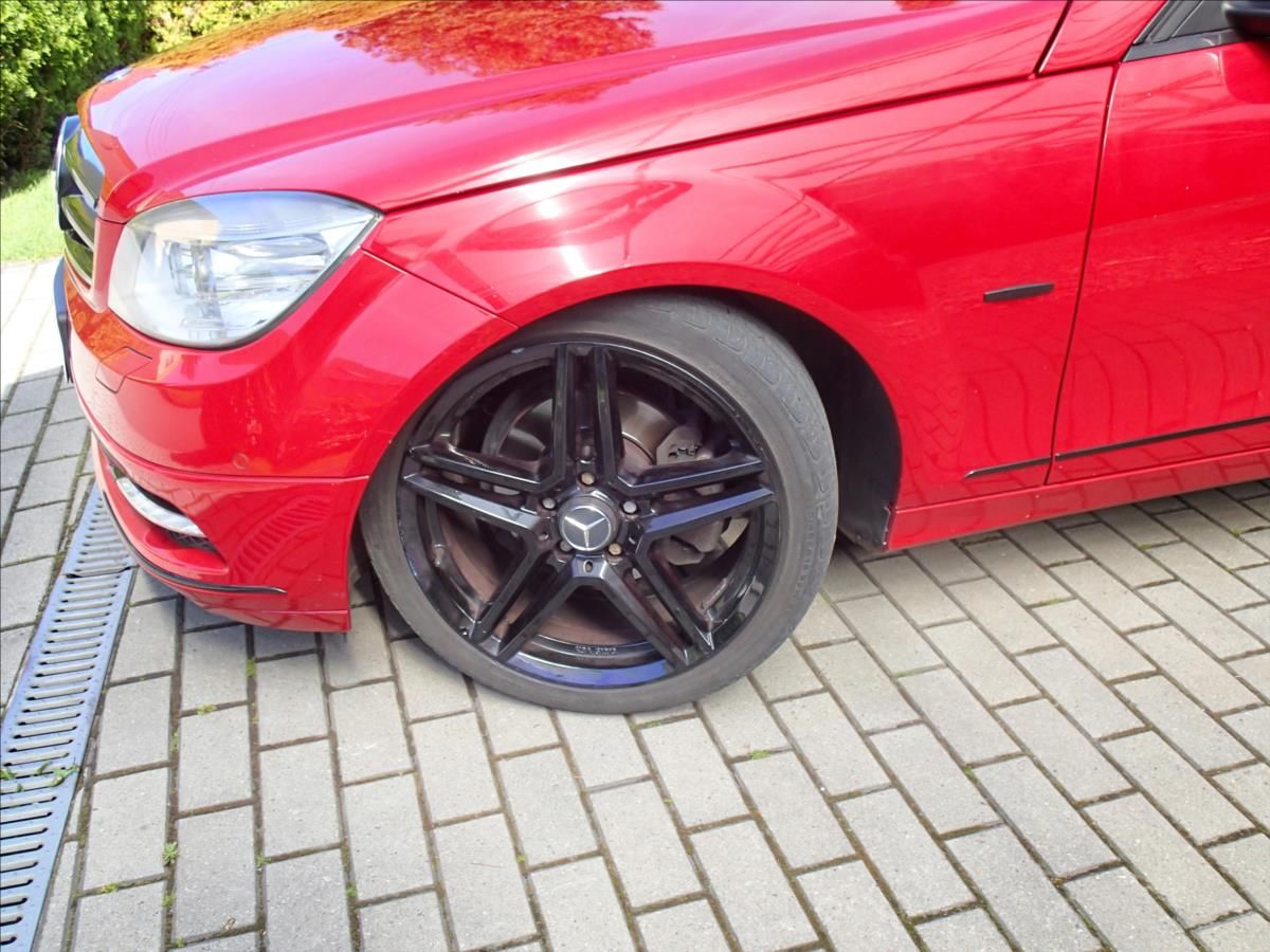 Mercedes-Benz Třídy C, 2,1 250 CDi,4Motin,AT - fotka 4