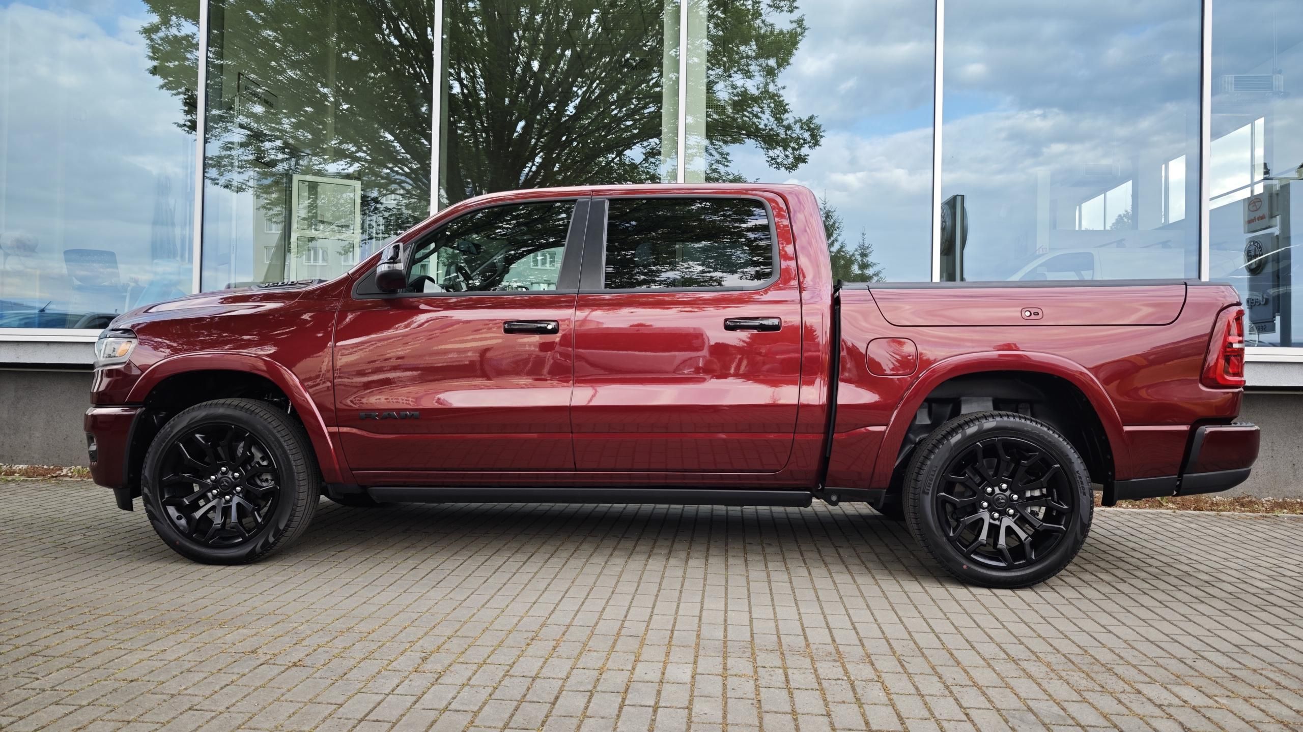 Dodge Ram, 1500, 5.7 V8  Limited MY26 - fotka 6