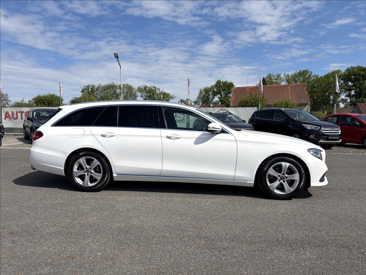 Mercedes-Benz Třídy E, 2,0 CDi143KW,AT,Navi,Temp,LED, - fotka 3