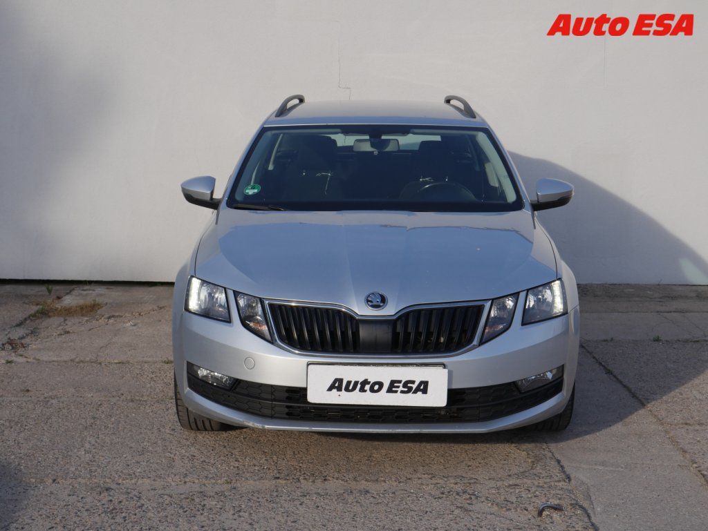 Škoda Octavia, 2.0 TDi - fotka 2