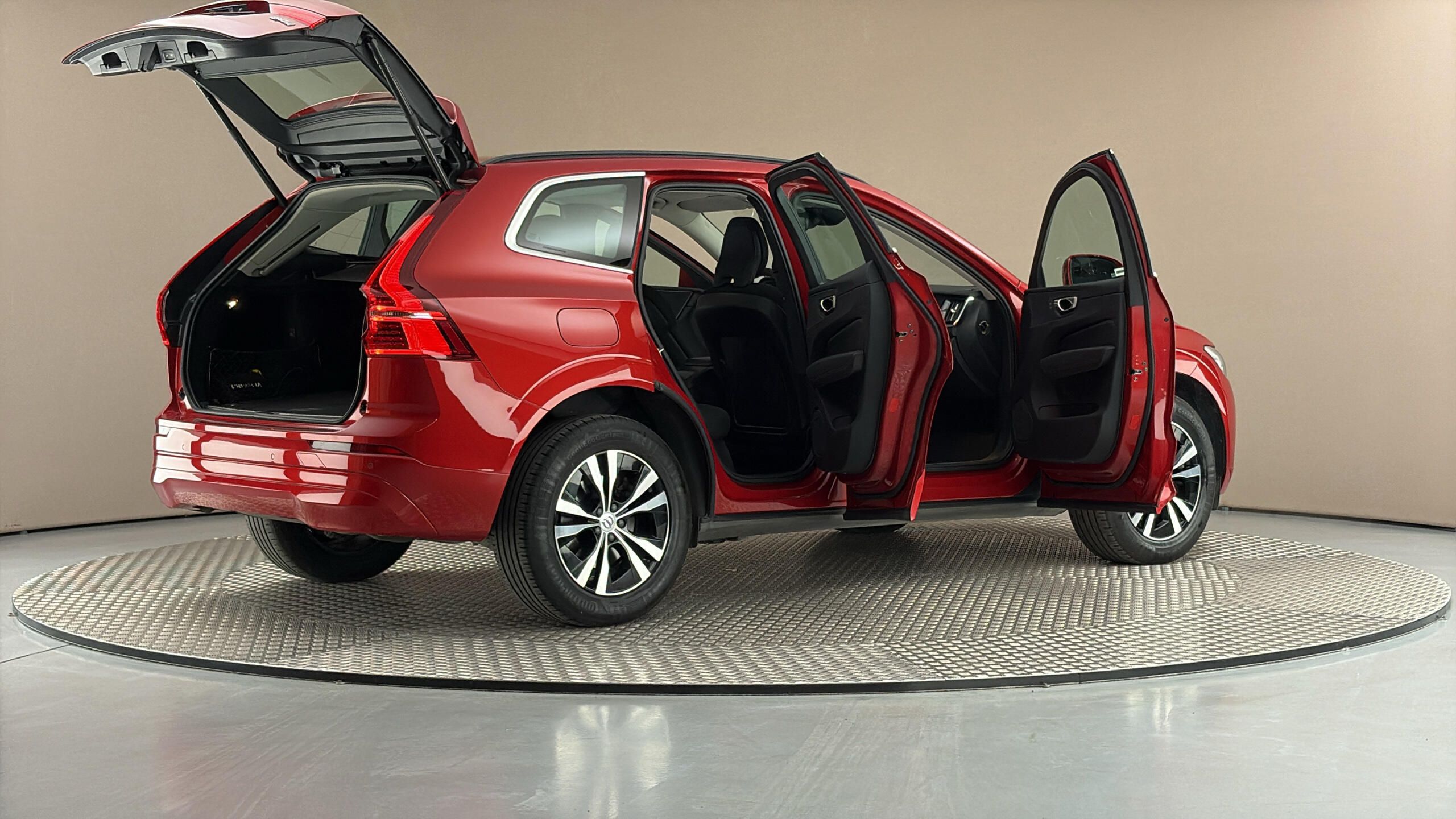 Volvo XC60, 2.0 B4 AUT AWD Momentum Pro - fotka 6