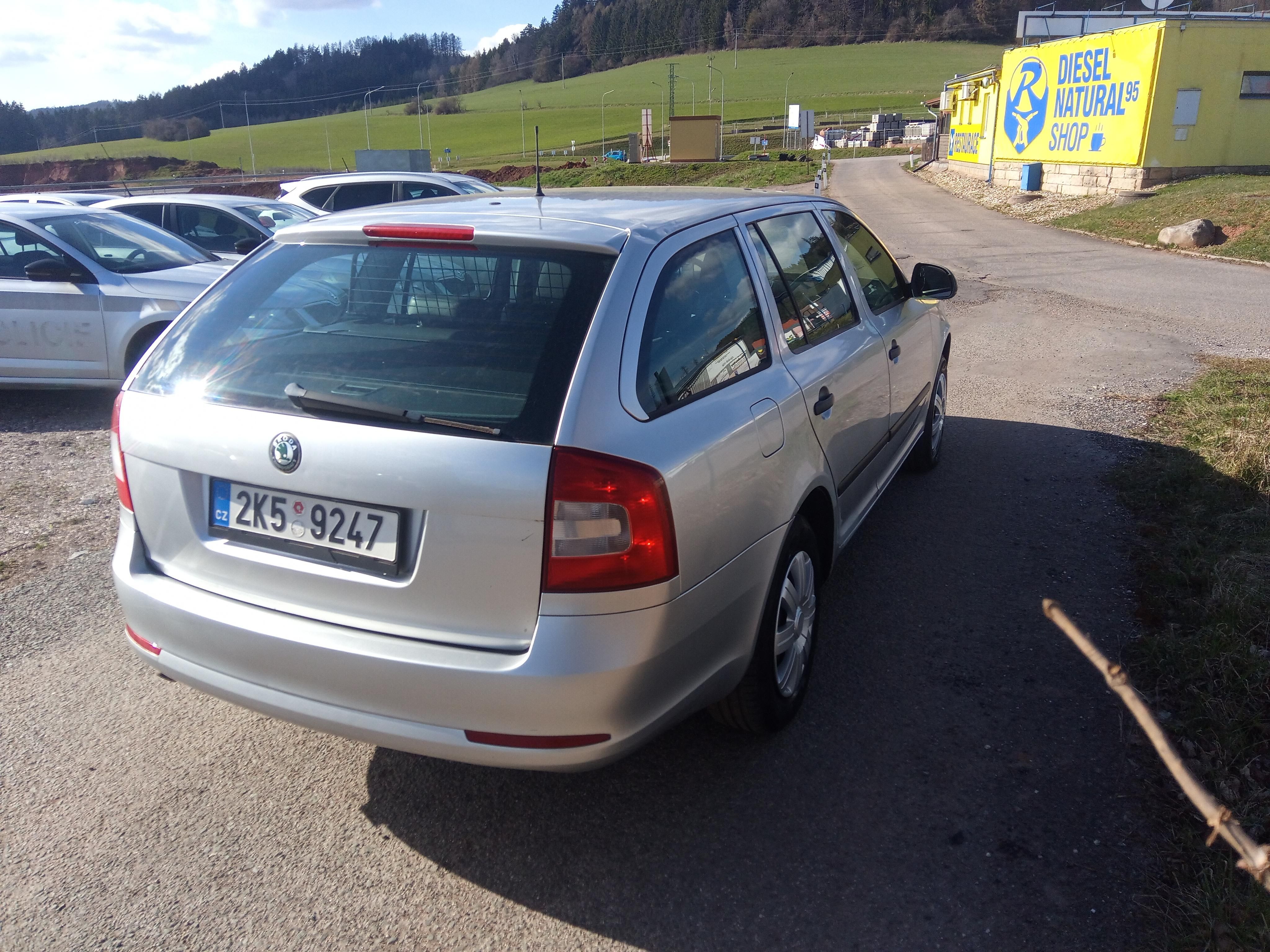 Škoda Octavia, 1,6 MPi, po prvním majiteli - fotka 6