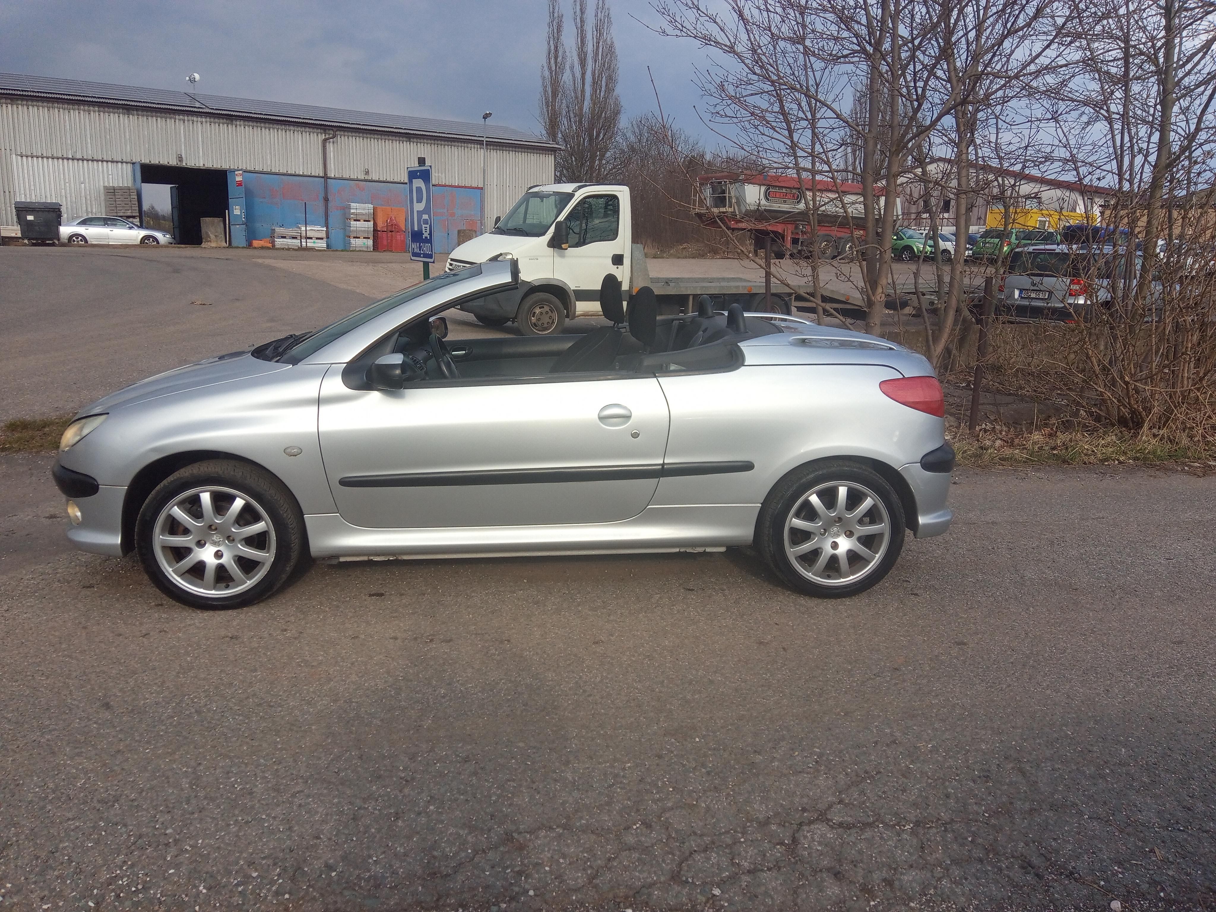 Peugeot 206, 1,6  CABRIO - fotka 4