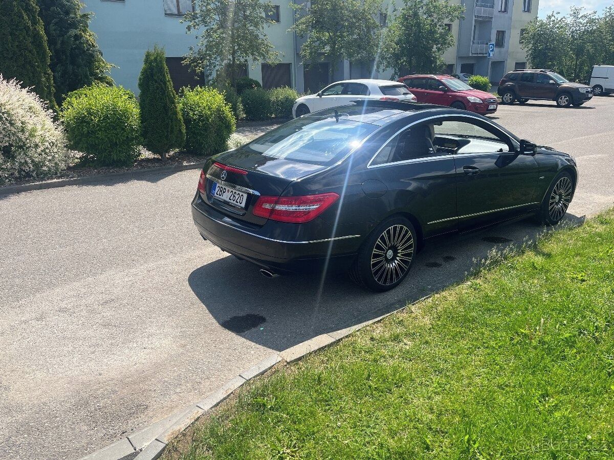 Mercedes-Benz Třídy E - fotka 2