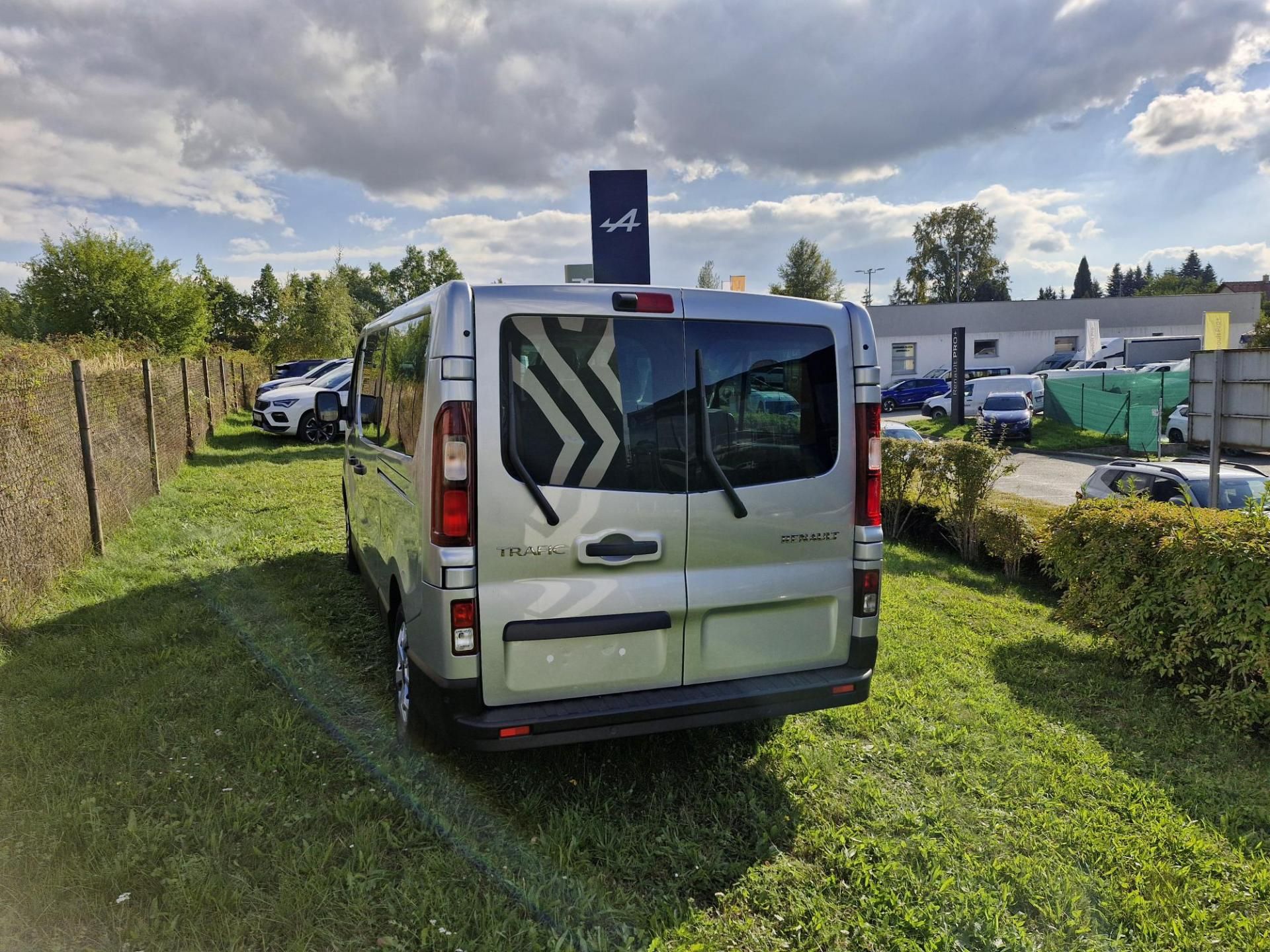 Renault Trafic, L2 Equilibre 150k 8míst - fotka 6