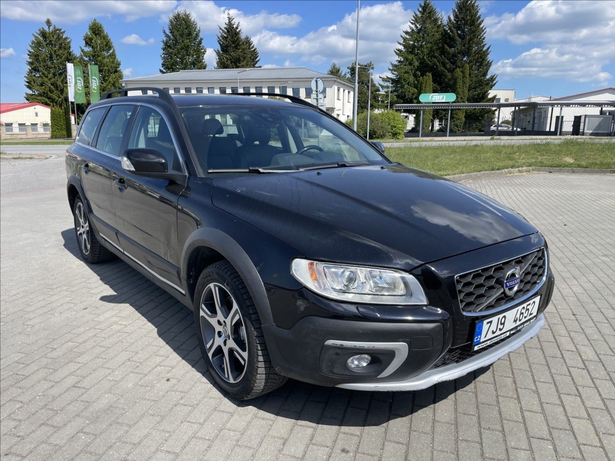 Volvo XC70, 2,4 D5 Geartronic Summum AWD - fotka 6