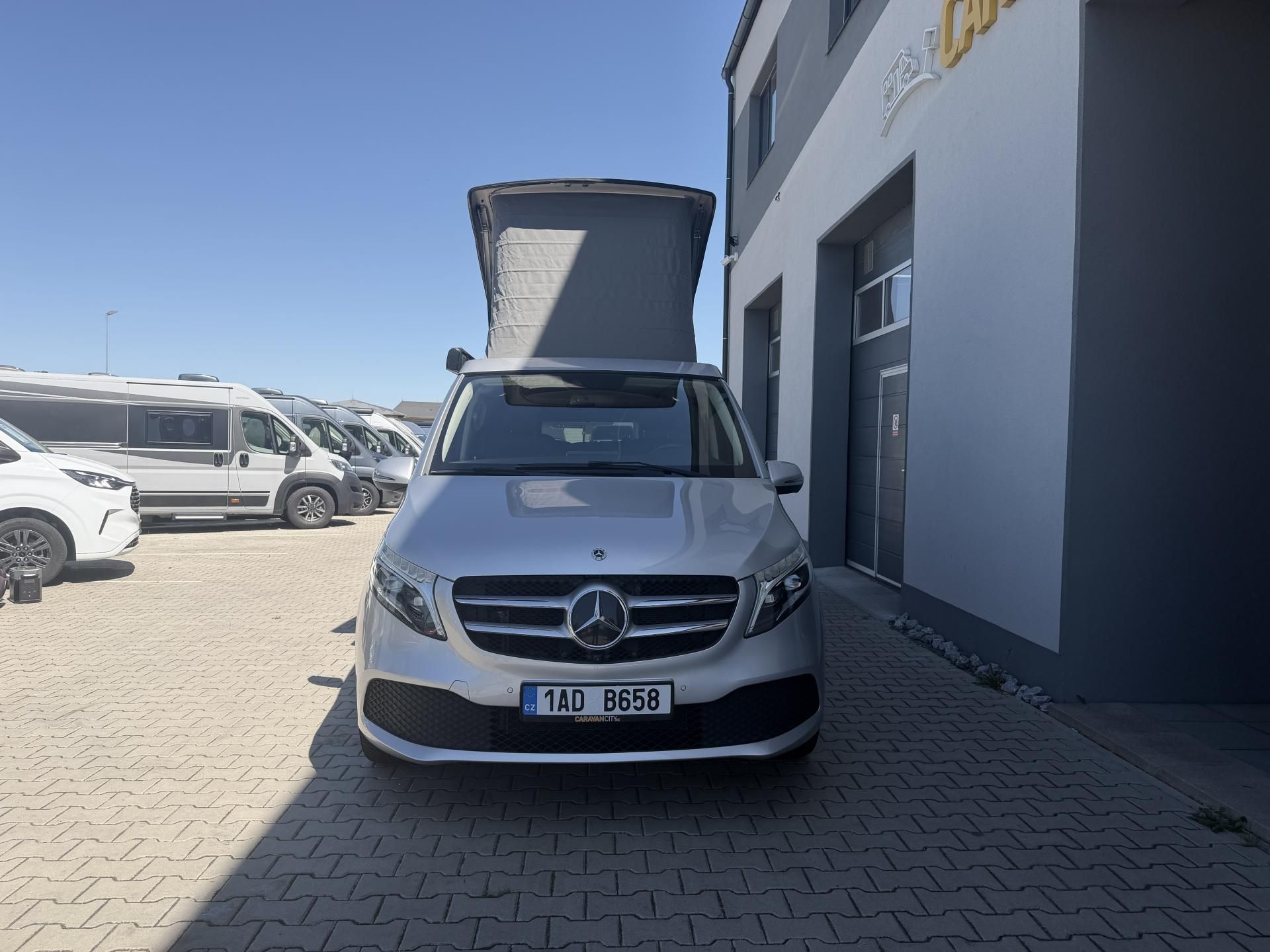Mercedes-Benz Třídy V, Marco Polo - kuchyň, Plná v. - fotka 2