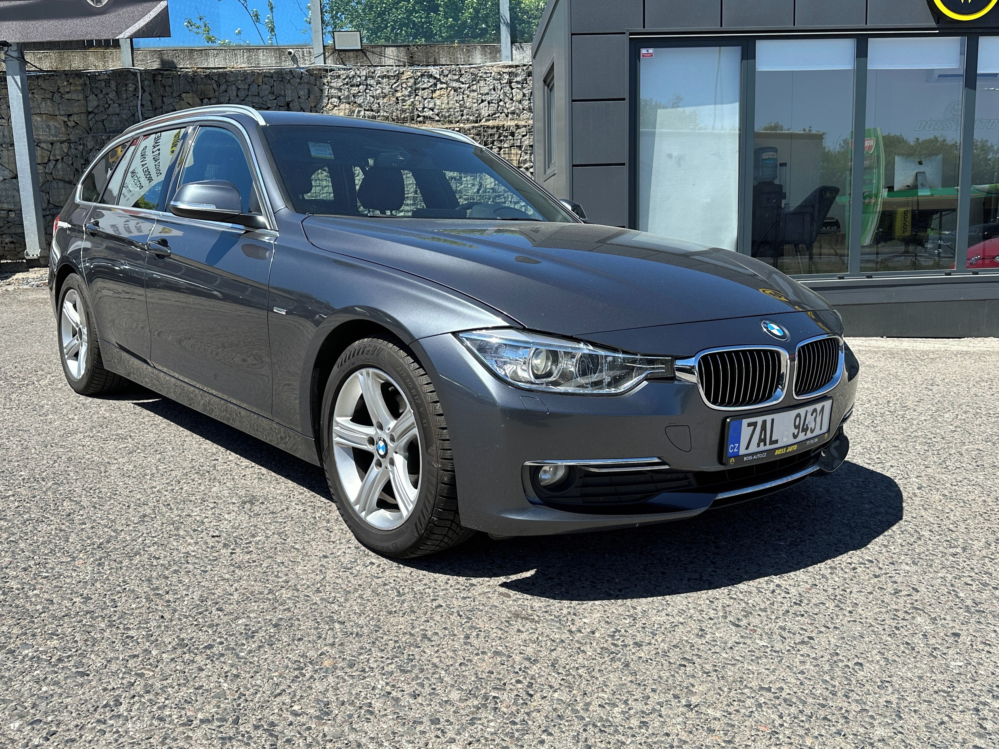 BMW Řada 3, BMW 318D 2013 - fotka 2