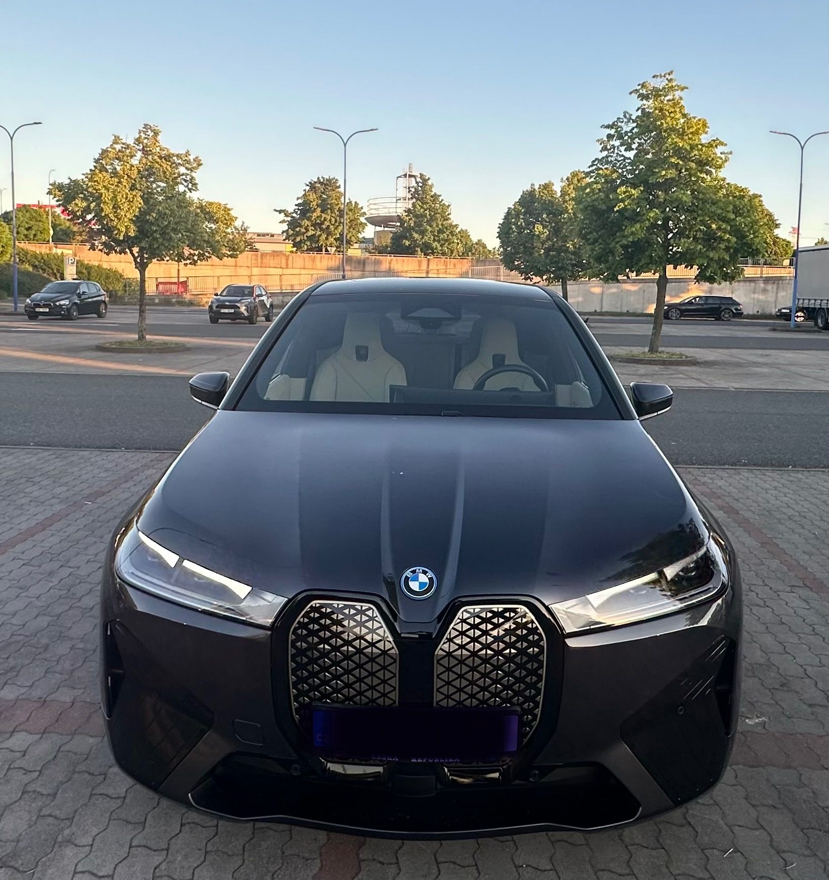 BMW iX - fotka 4