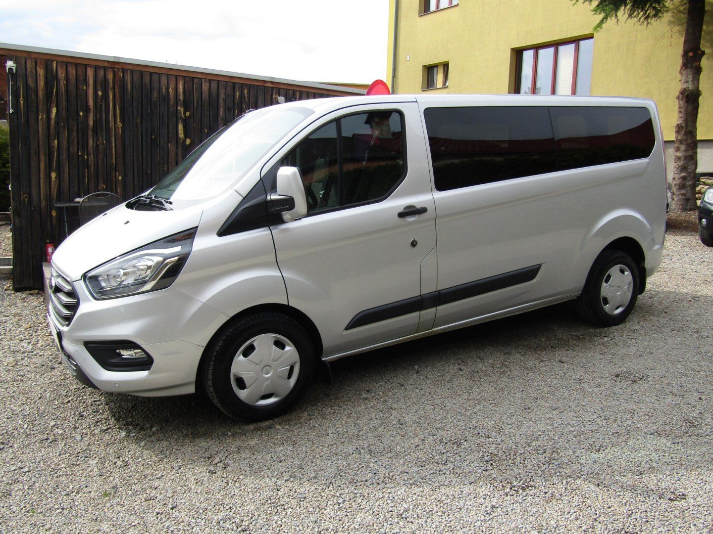 Ford Transit Custom, 2.0 TDCi 96kW  8 MÍST - fotka 2