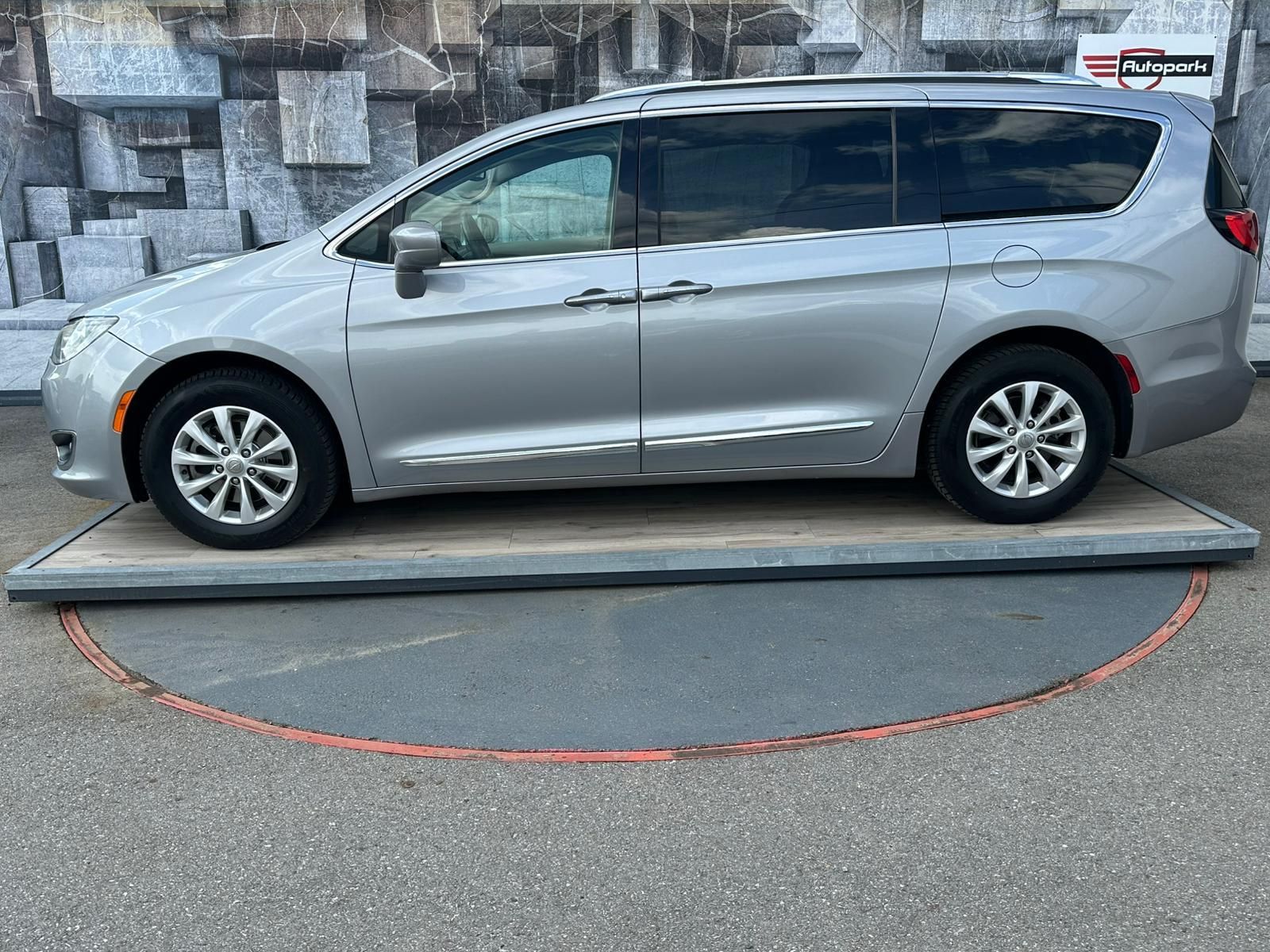 Chrysler Pacifica, 3.6i, 214KW, BLIS - fotka 4
