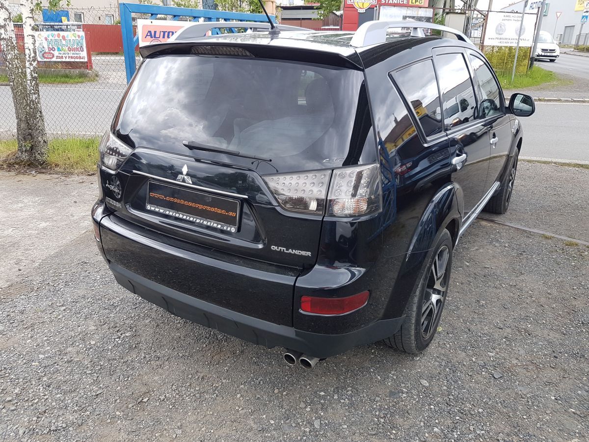 Mitsubishi Outlander, 2.2D 115KW 4X4 7MÍST - fotka 6