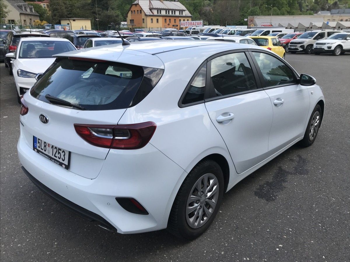 Kia Cee´d, 1,6 CRDi 85kW - fotka 4