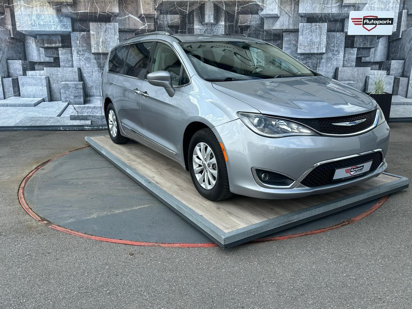 Chrysler Pacifica, 3.6i, 214KW, BLIS