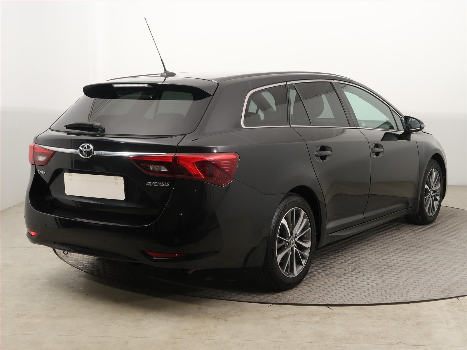 Toyota Avensis, 2.0 D-4D, Serv.kniha, Navi - fotka 5