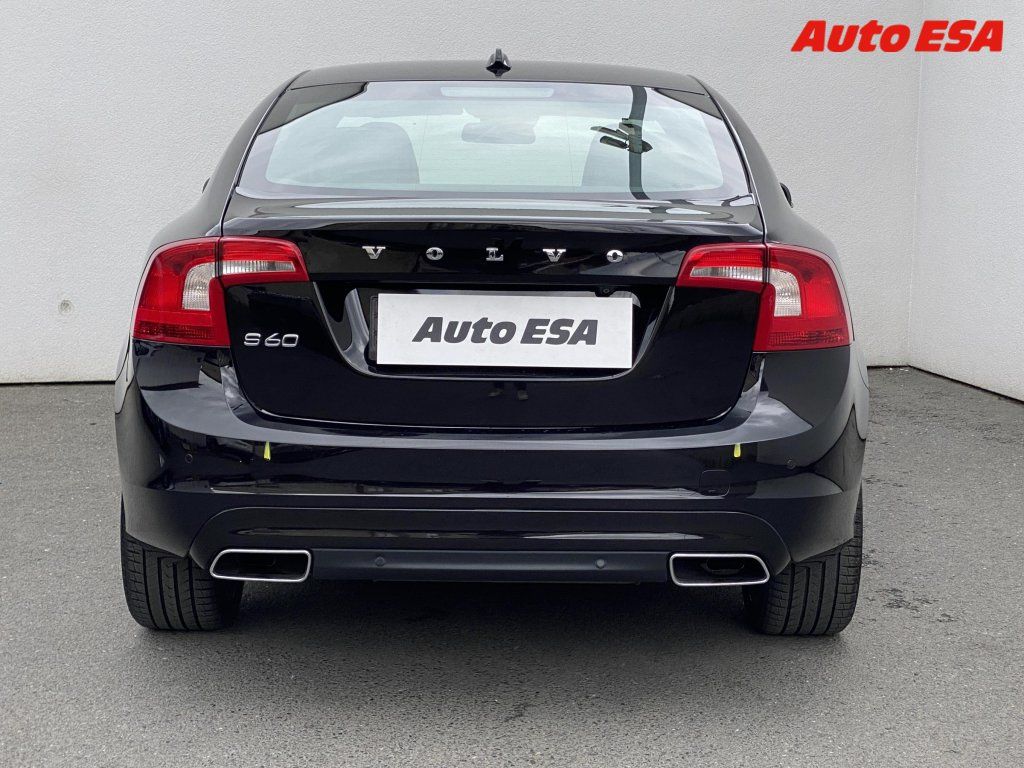 Volvo S60, 2.4,Summum - fotka 5