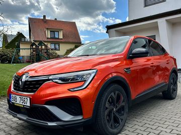 Renault Arkana E-TECH, 1.maj.
