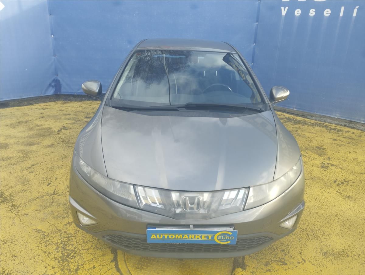 Honda Civic, 1,8 V-TEc 103KW AUTOMAT - fotka 2