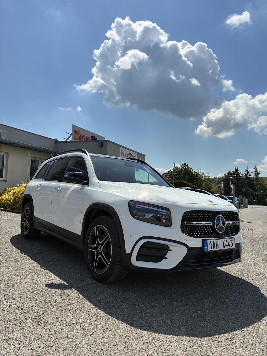 Mercedes-Benz GLB, 200d 4MATIC - fotka 2