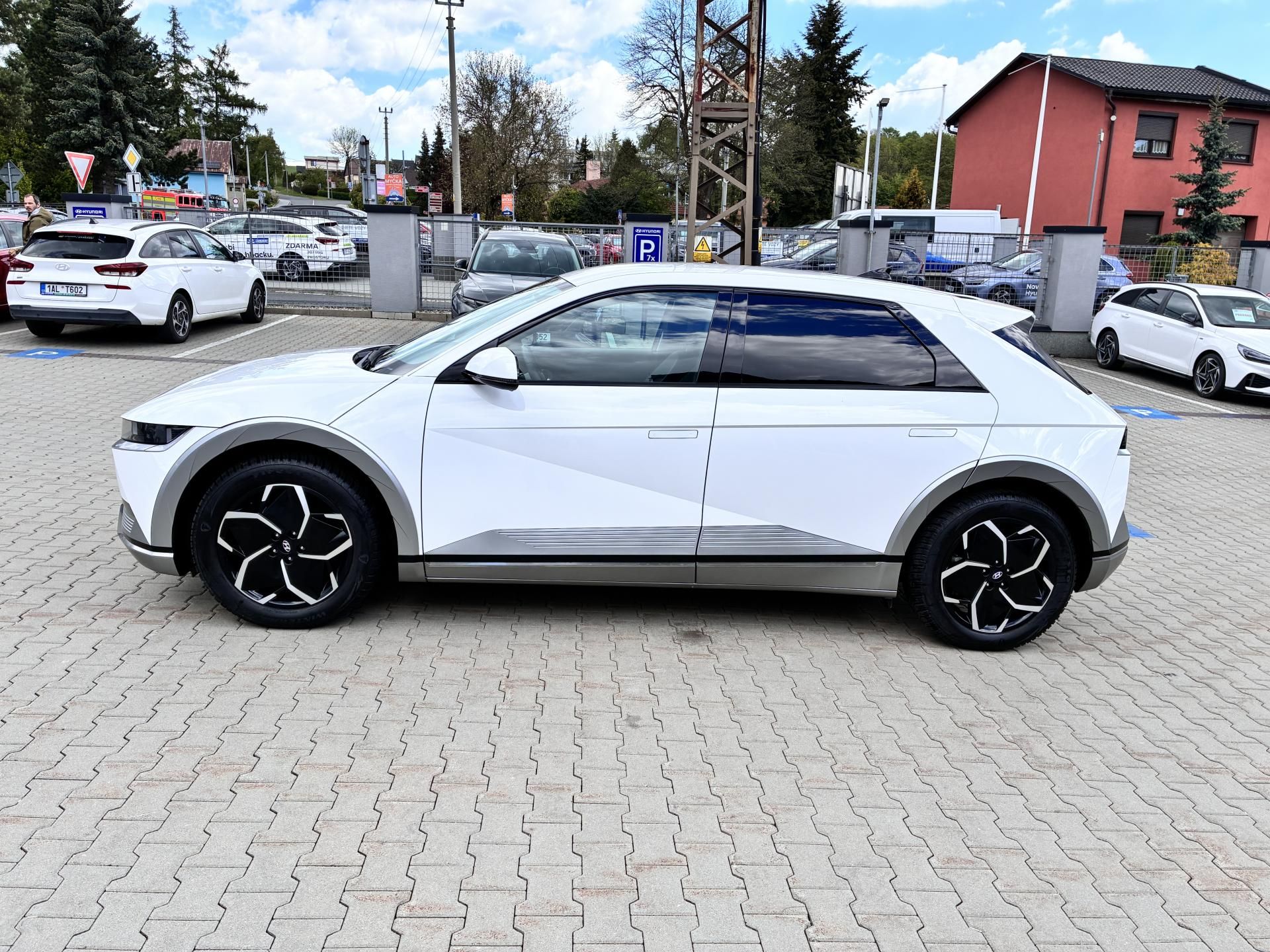 Hyundai Ioniq 5, 58KWH-125KW,STYLE,ZÁRUKA,1MAJI - fotka 4
