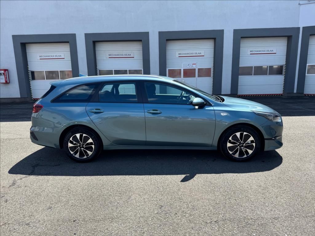 Kia Cee´d, 1,5 SW T-GDI 7DCT SPIN - fotka 4