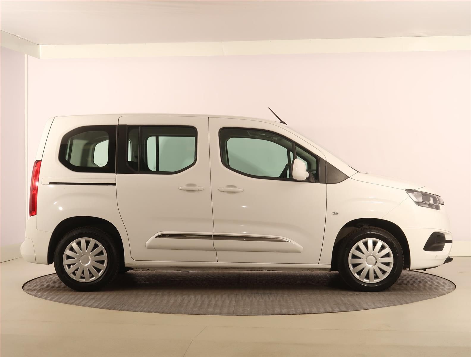Toyota Proace City Verso, 1.2 T, Shuttle, 5Míst, Klima - fotka 5