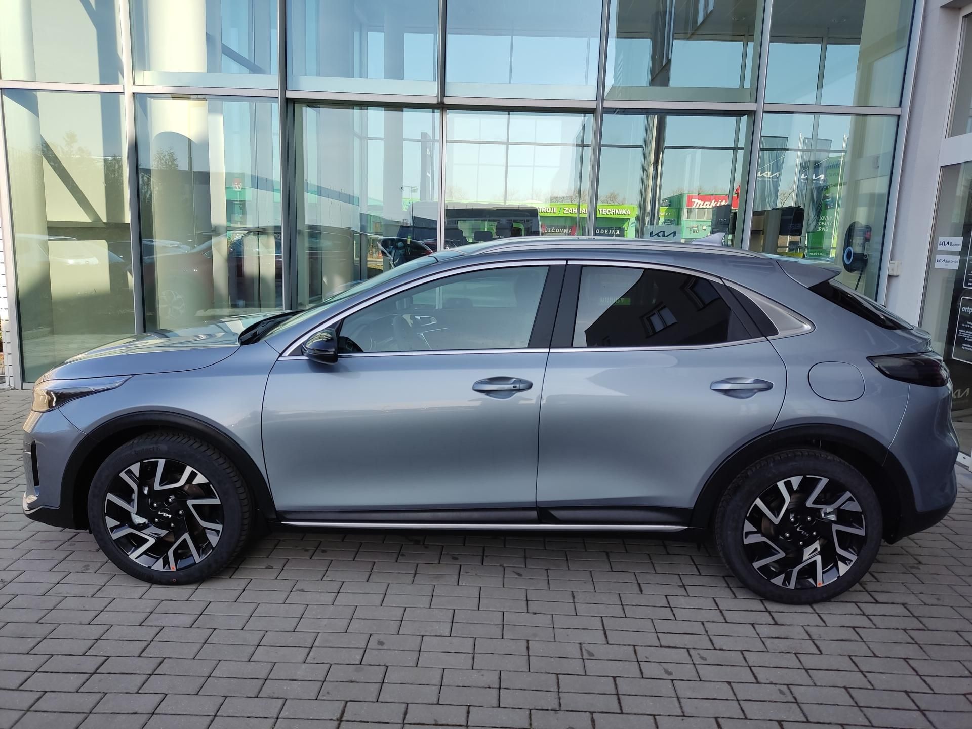 Kia XCee´d, 1,6 T-GDi 7DCT STEEL EDITION - fotka 3