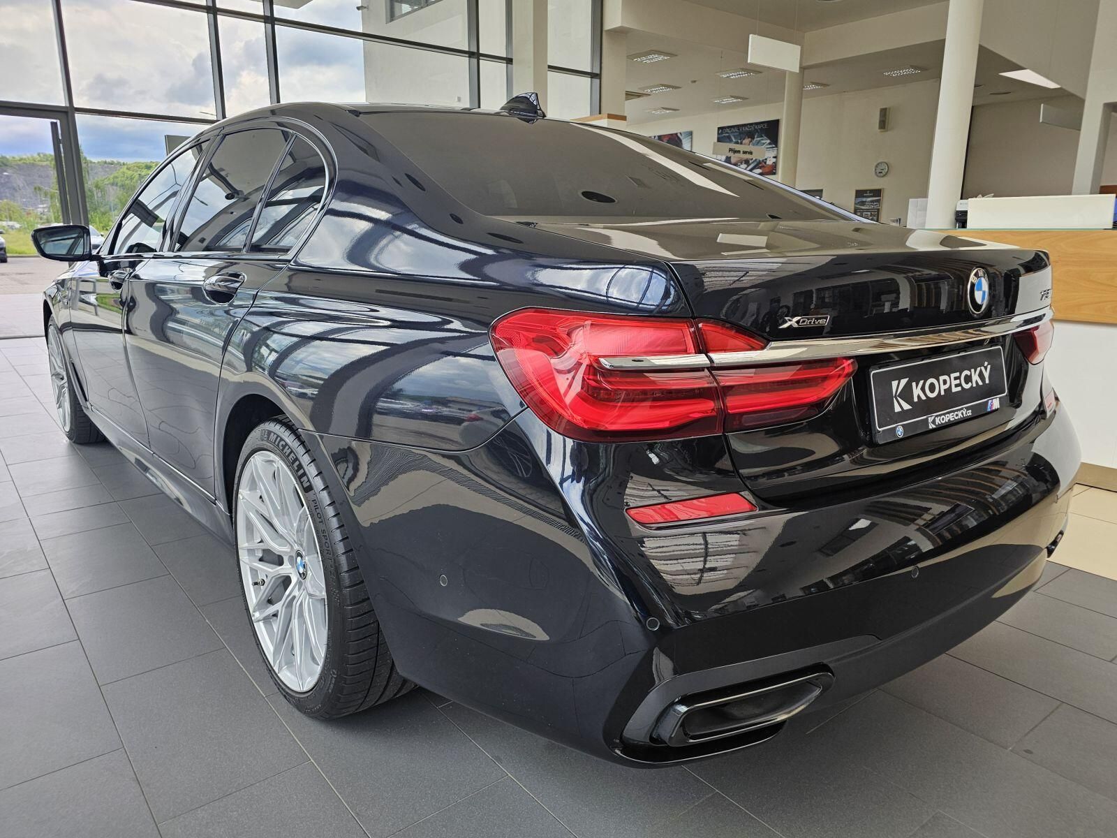 BMW Řada 7, 750d xDrive - fotka 4