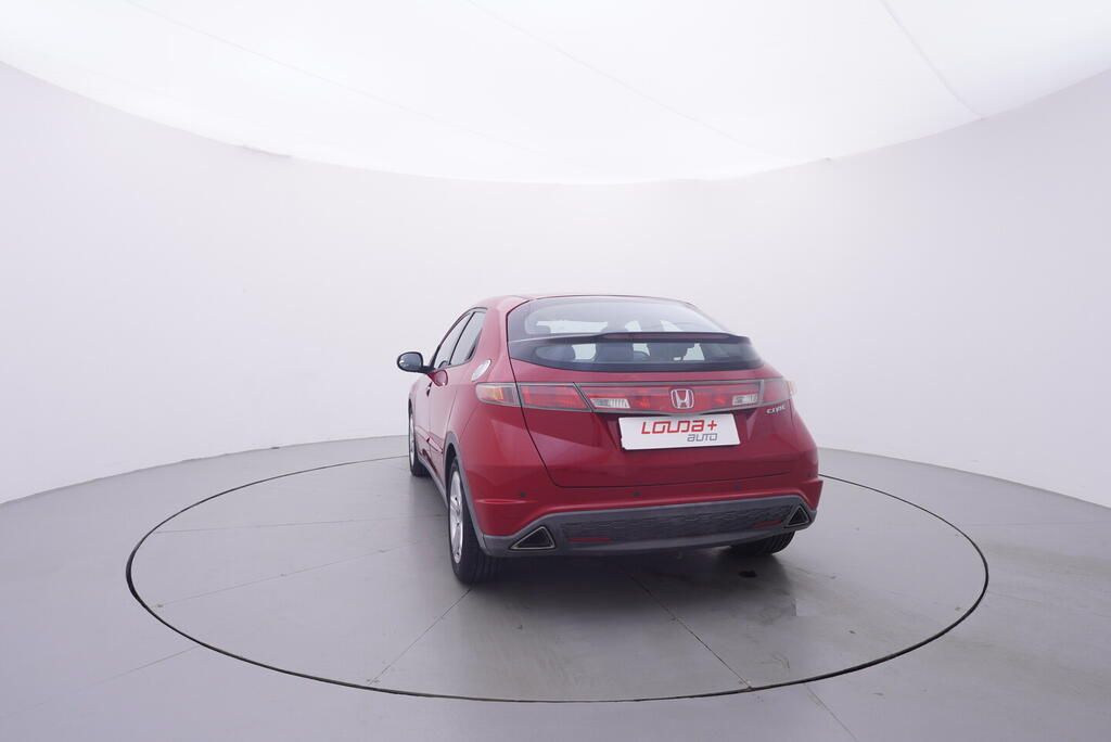 Honda Civic, 1.8 V-TEC 103 kW - fotka 4