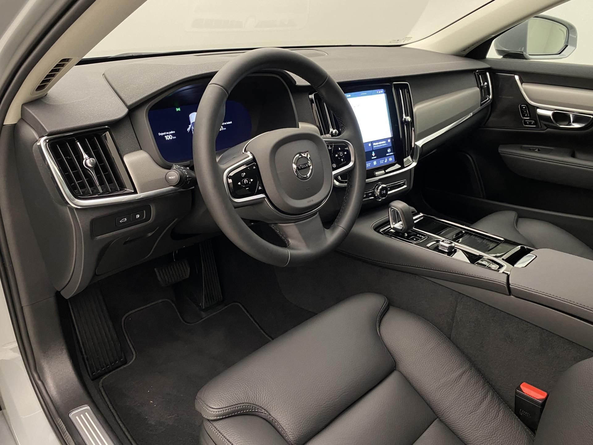 Volvo V90, T6 AWD RECHARGE CORE AUT - fotka 4