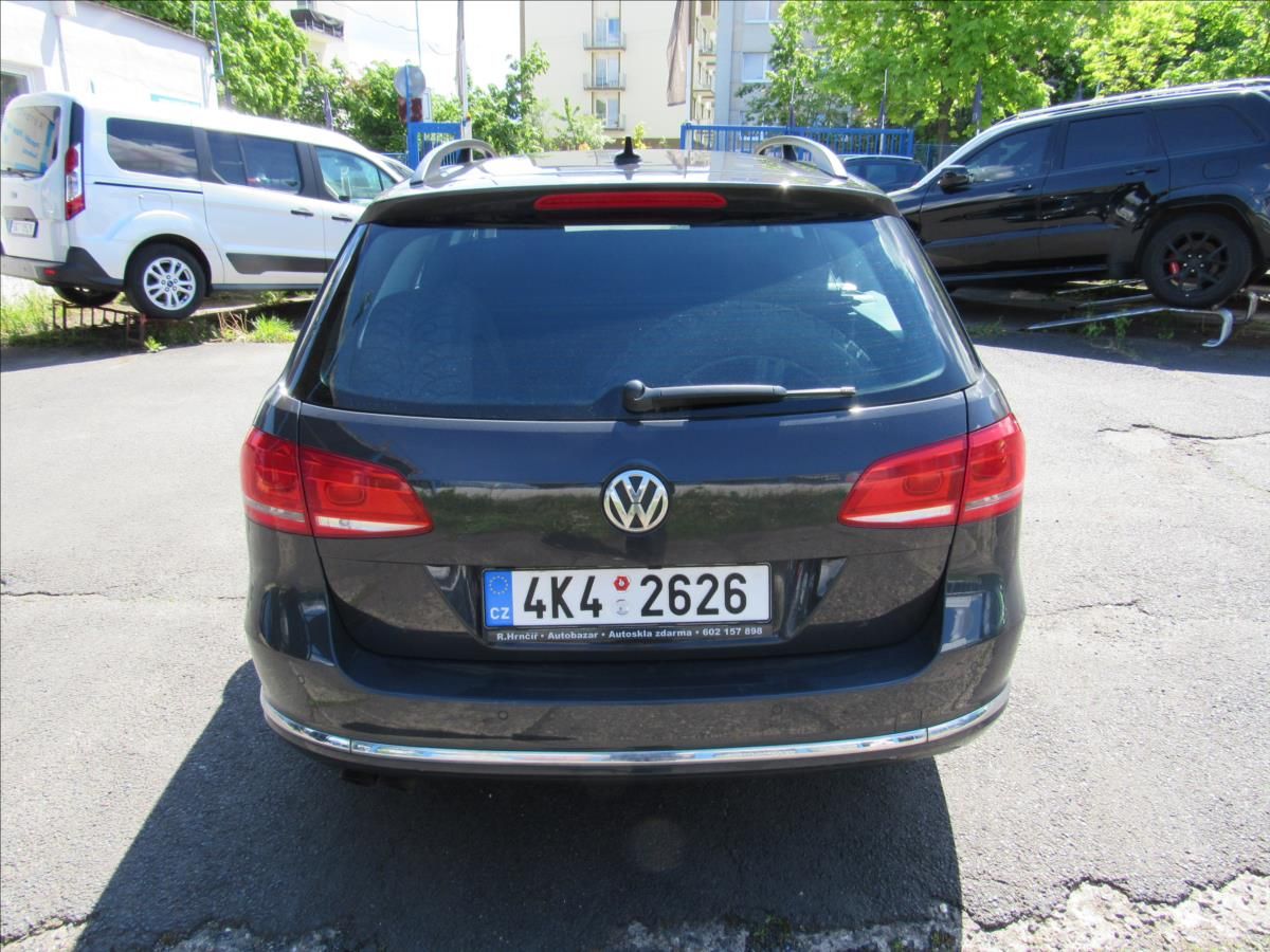 Volkswagen Passat, 2,0 TDI 125kW DSG - fotka 5