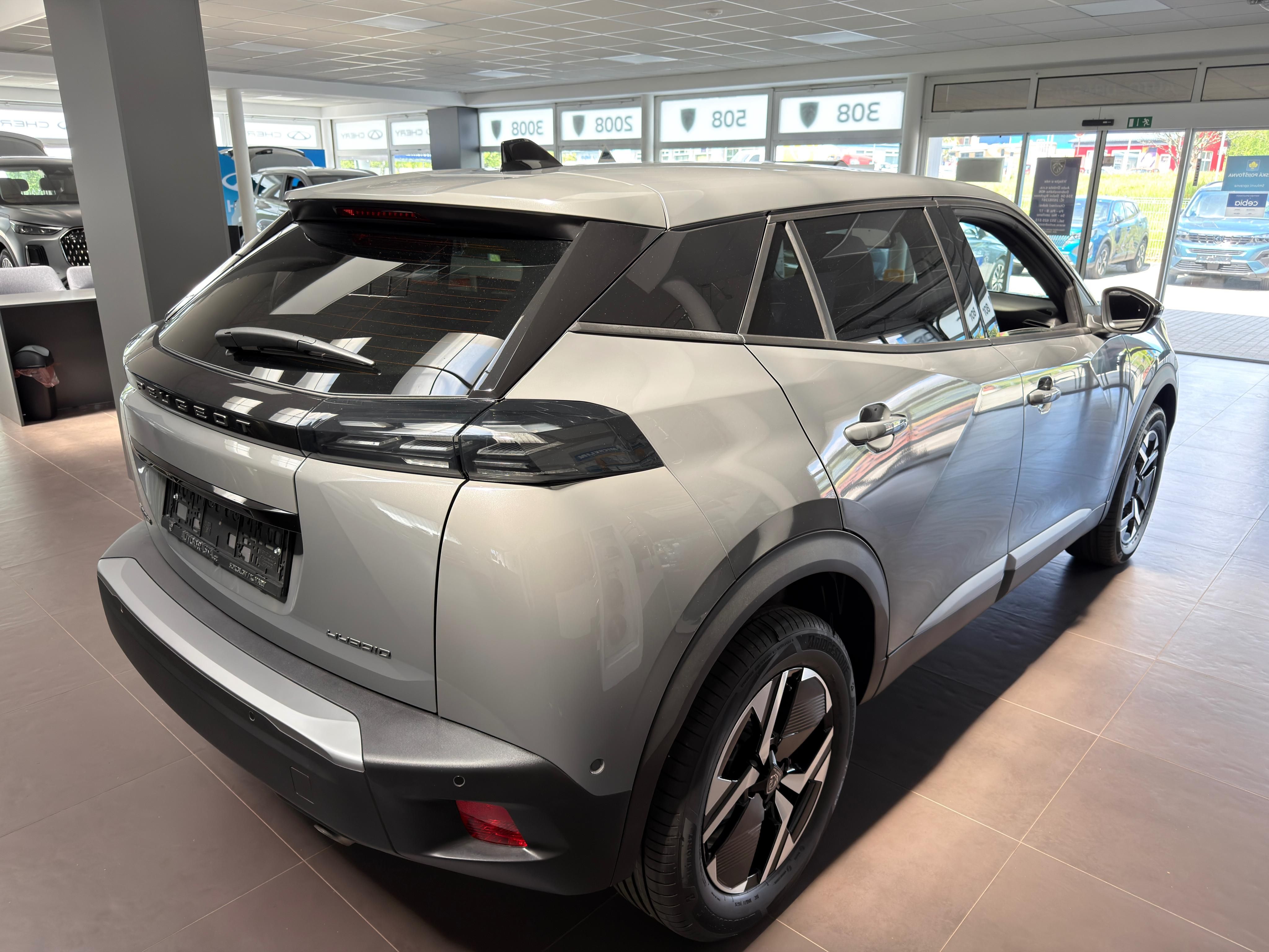 Peugeot 2008, ALLURE Hybrid 110 e-DCS6 - fotka 4