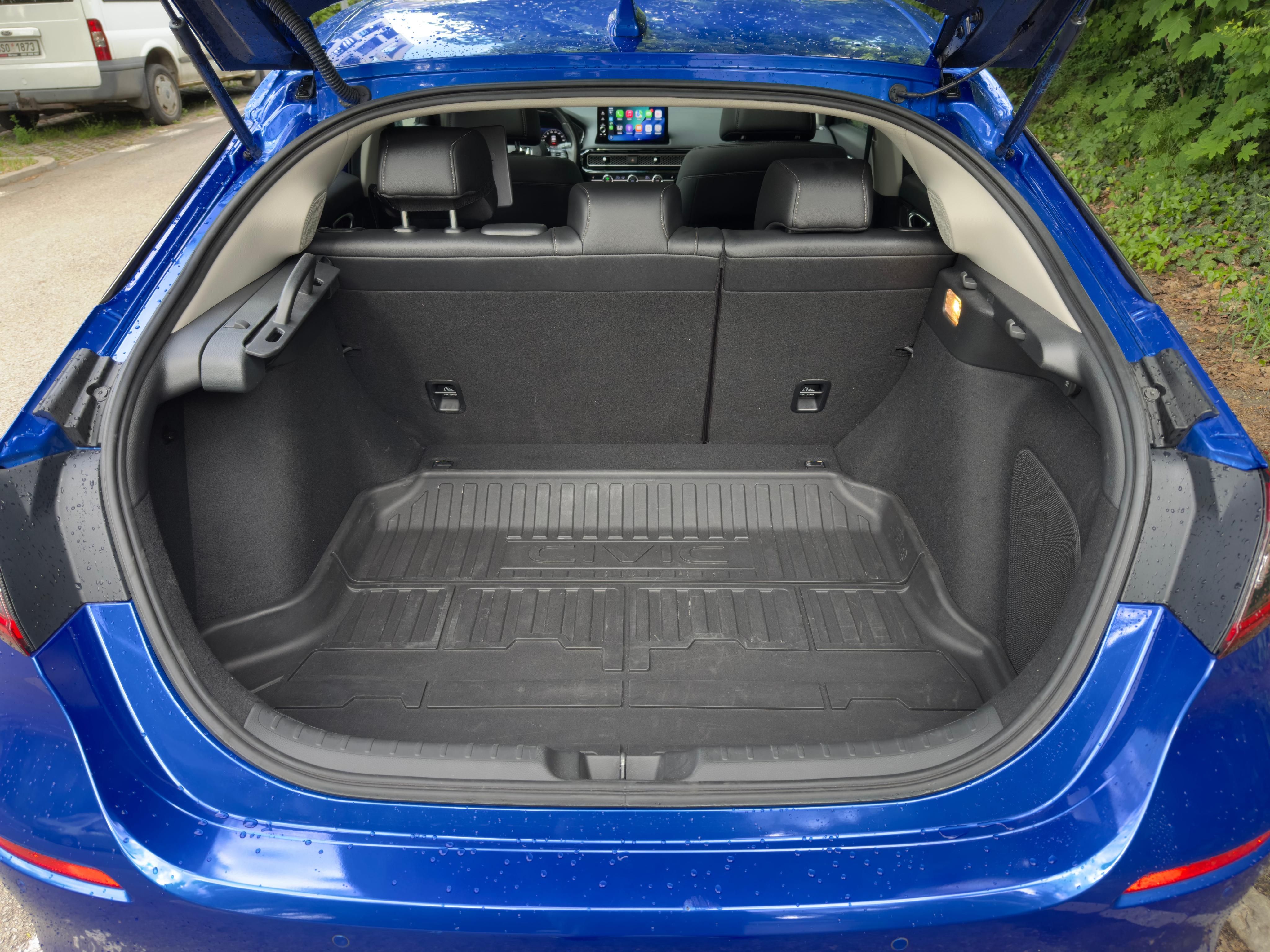 Honda Civic, Honda Civic 11c ADVANCE + pneu - fotka 6