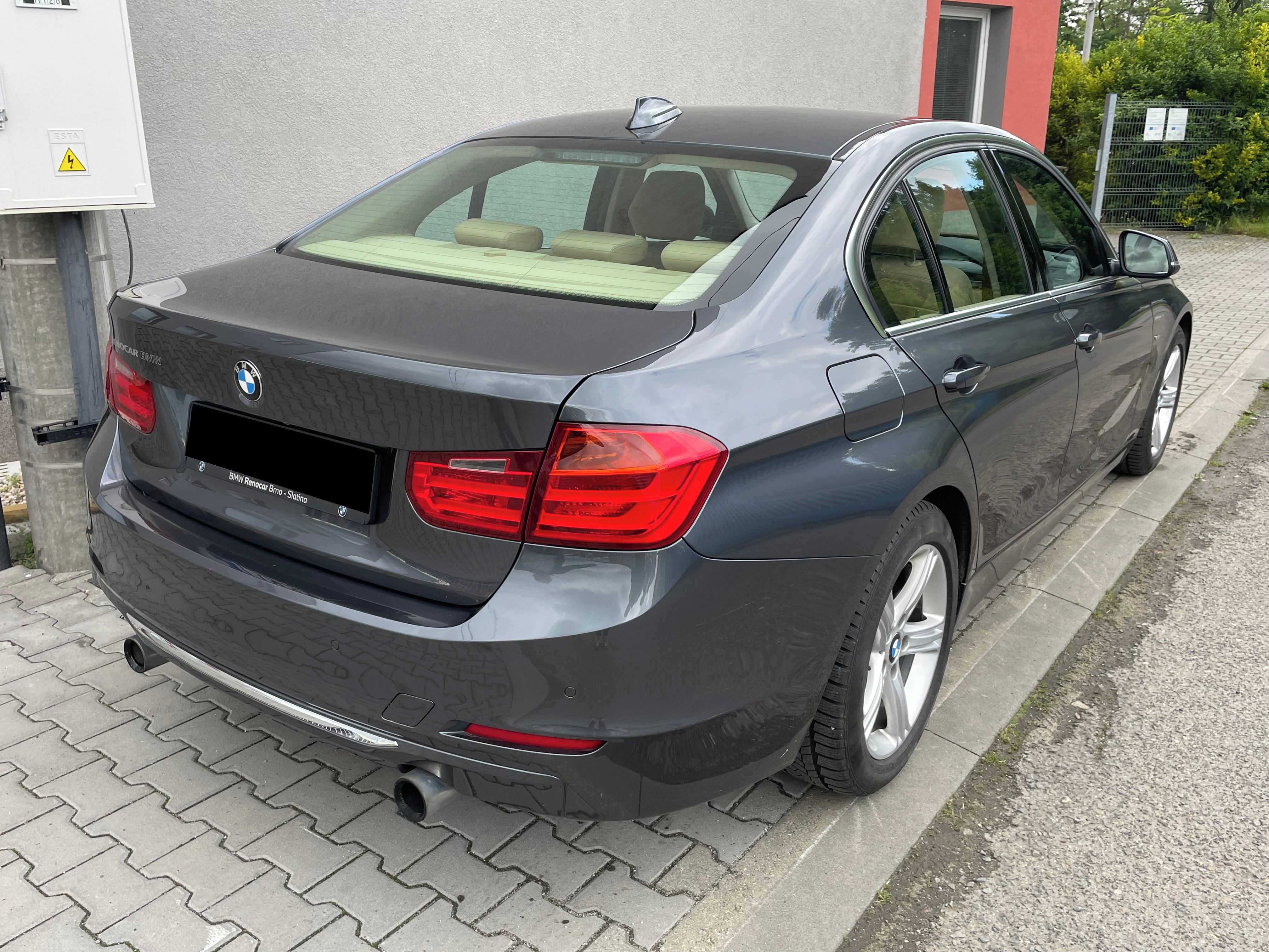BMW Řada 3, 335i xDrive Luxury Line - fotka 5