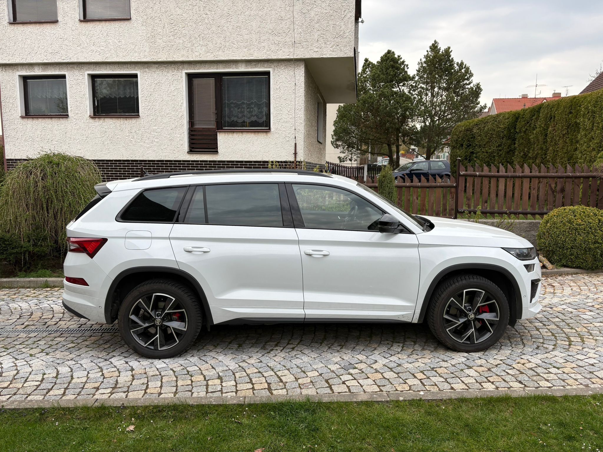 Škoda Kodiaq, RS 2,0 TSI 180 KW Panorama - fotka 4