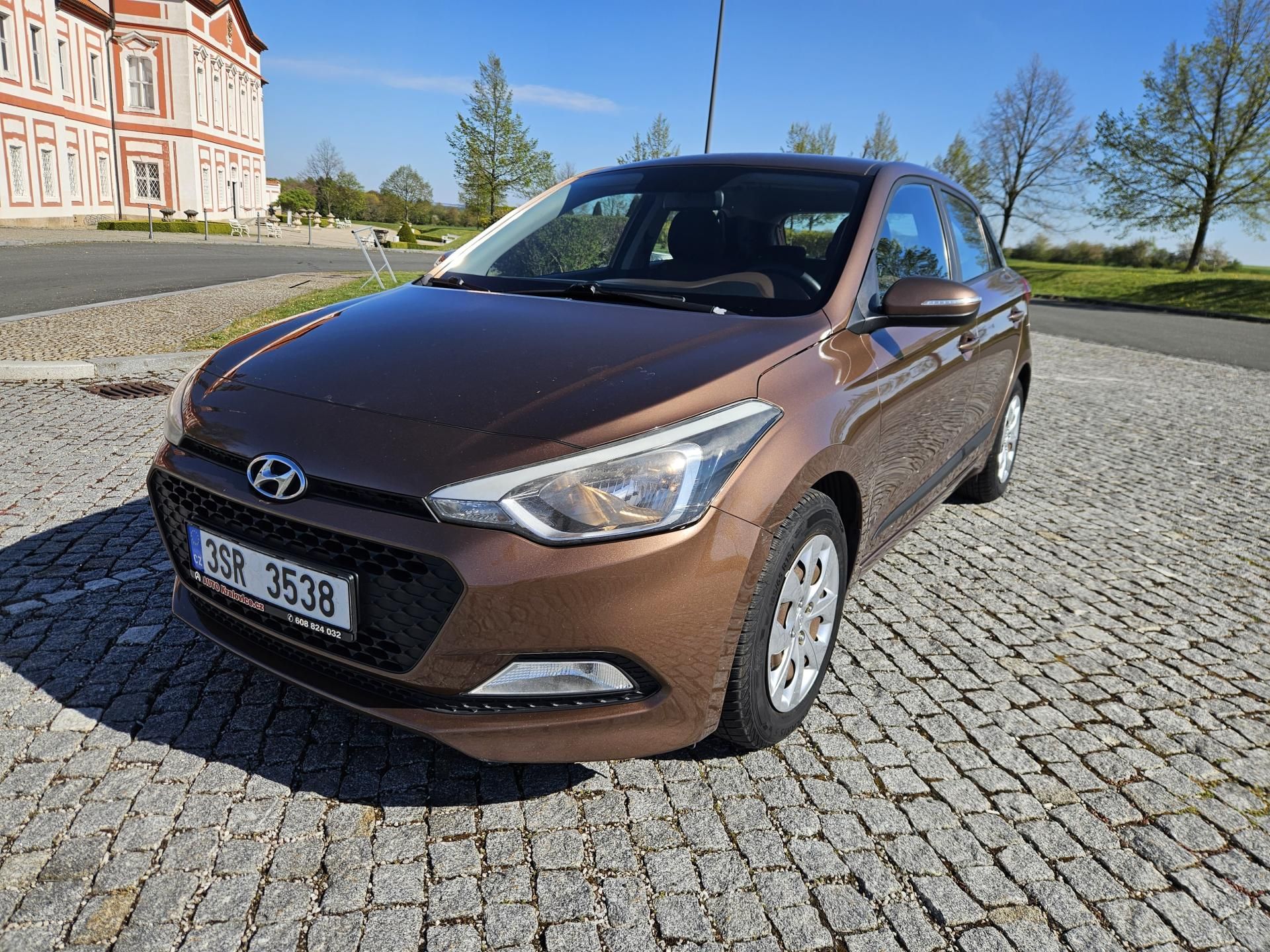 Hyundai i20, HEZKÝ STAV, SPLÁTKY - fotka 2