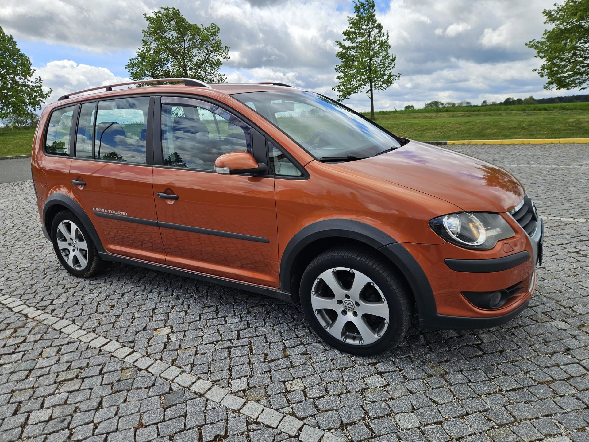 Volkswagen Touran, CROSS 1.9TDI, SPLÁTKY - fotka 4