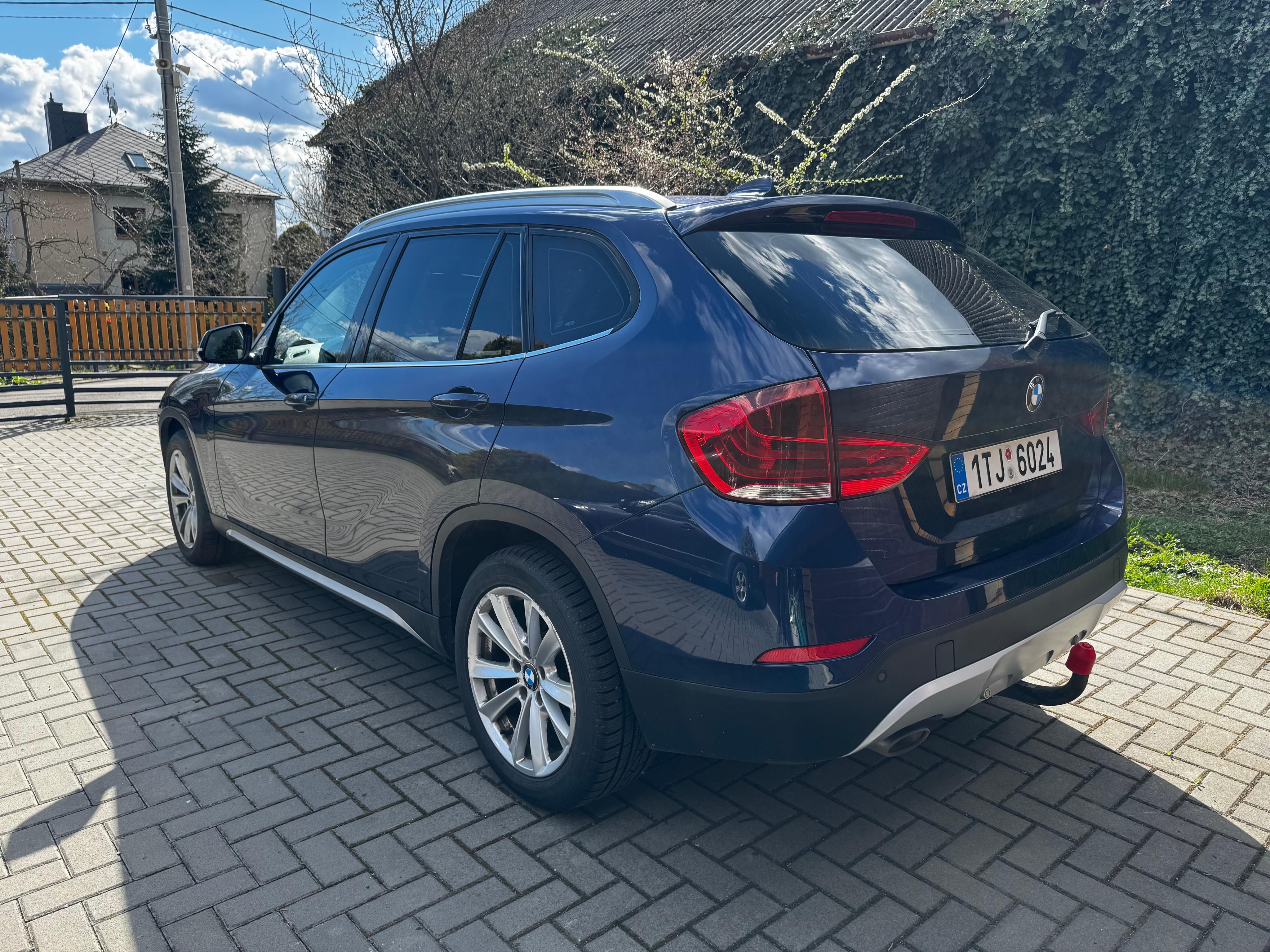 BMW X1, xDrive, 135 kW, 4x4 xLine - fotka 4